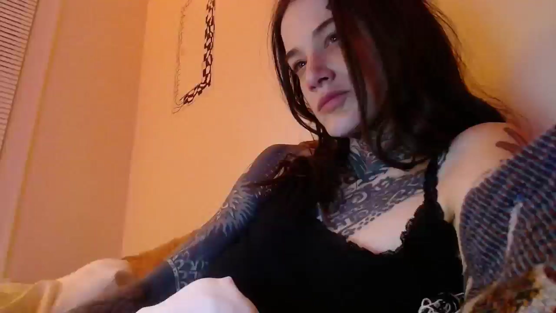 Gallery image thumbnail from caulkgobbler's myfreecams stream on, 05/20/2025, 08:12 image 20 of 20