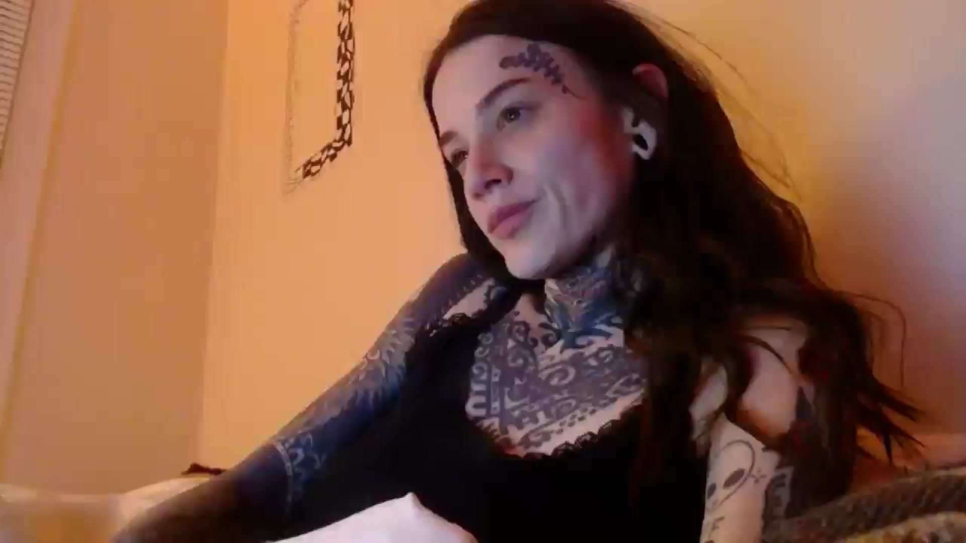 Gallery image thumbnail from caulkgobbler's myfreecams stream on, 05/20/2025, 08:12 image 7 of 20