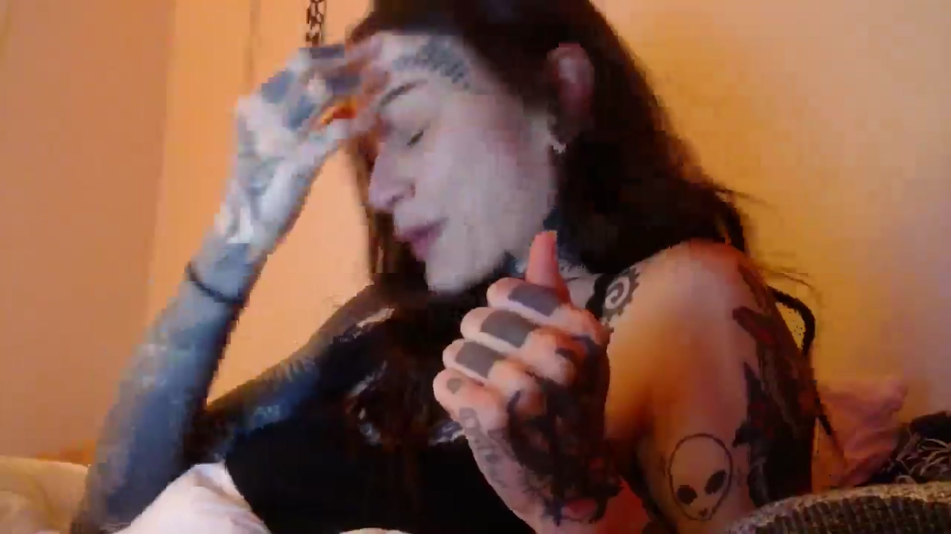 Gallery image thumbnail from caulkgobbler's myfreecams stream on, 05/20/2025, 08:12 image 3 of 20