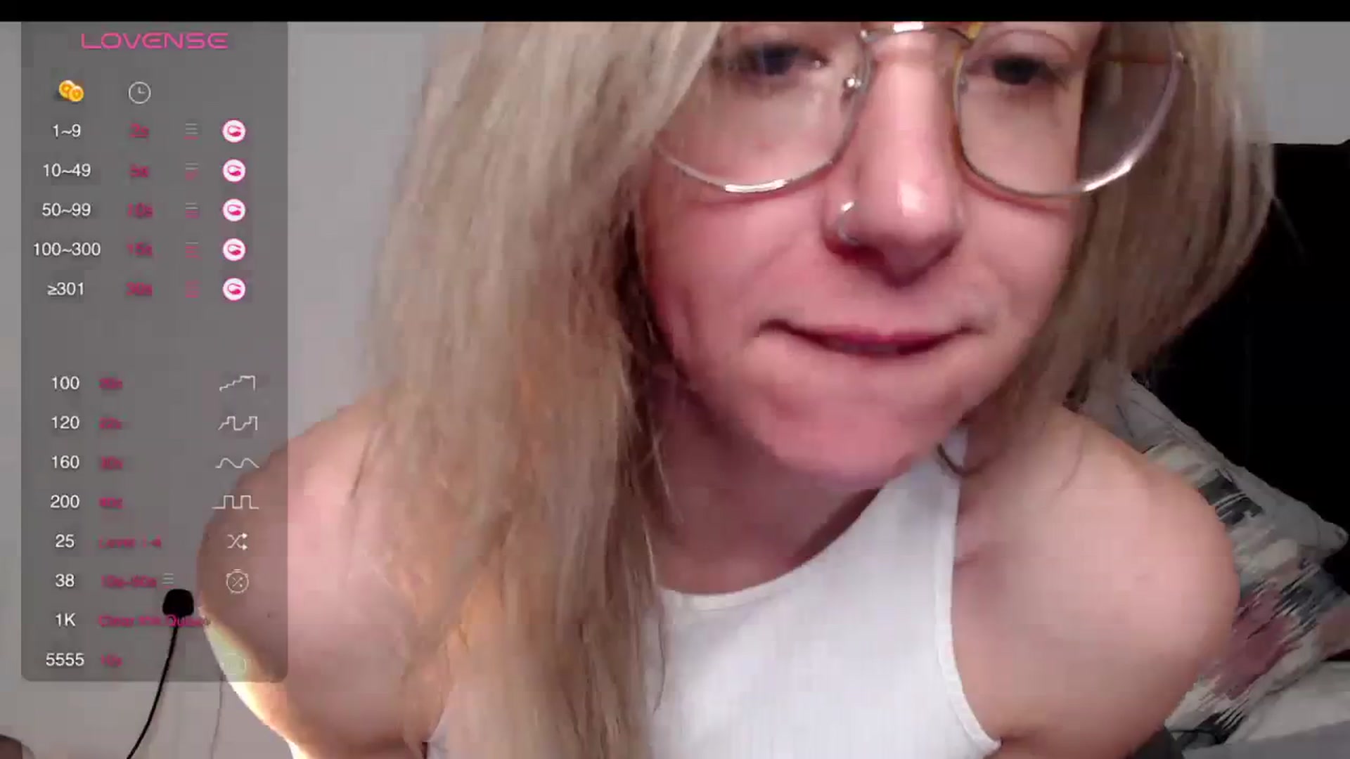 Gallery image thumbnail from charlieuk's myfreecams stream on, 01/08/2024, 17:35 image 11 of 20