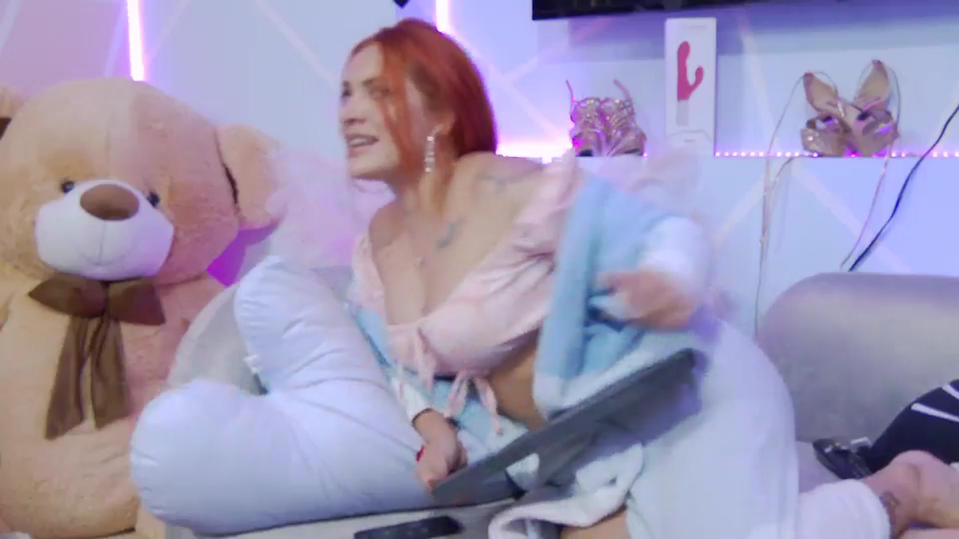 Gallery image thumbnail from charlotmils_'s myfreecams stream on, 07/14/2024, 07:32 image 12 of 20