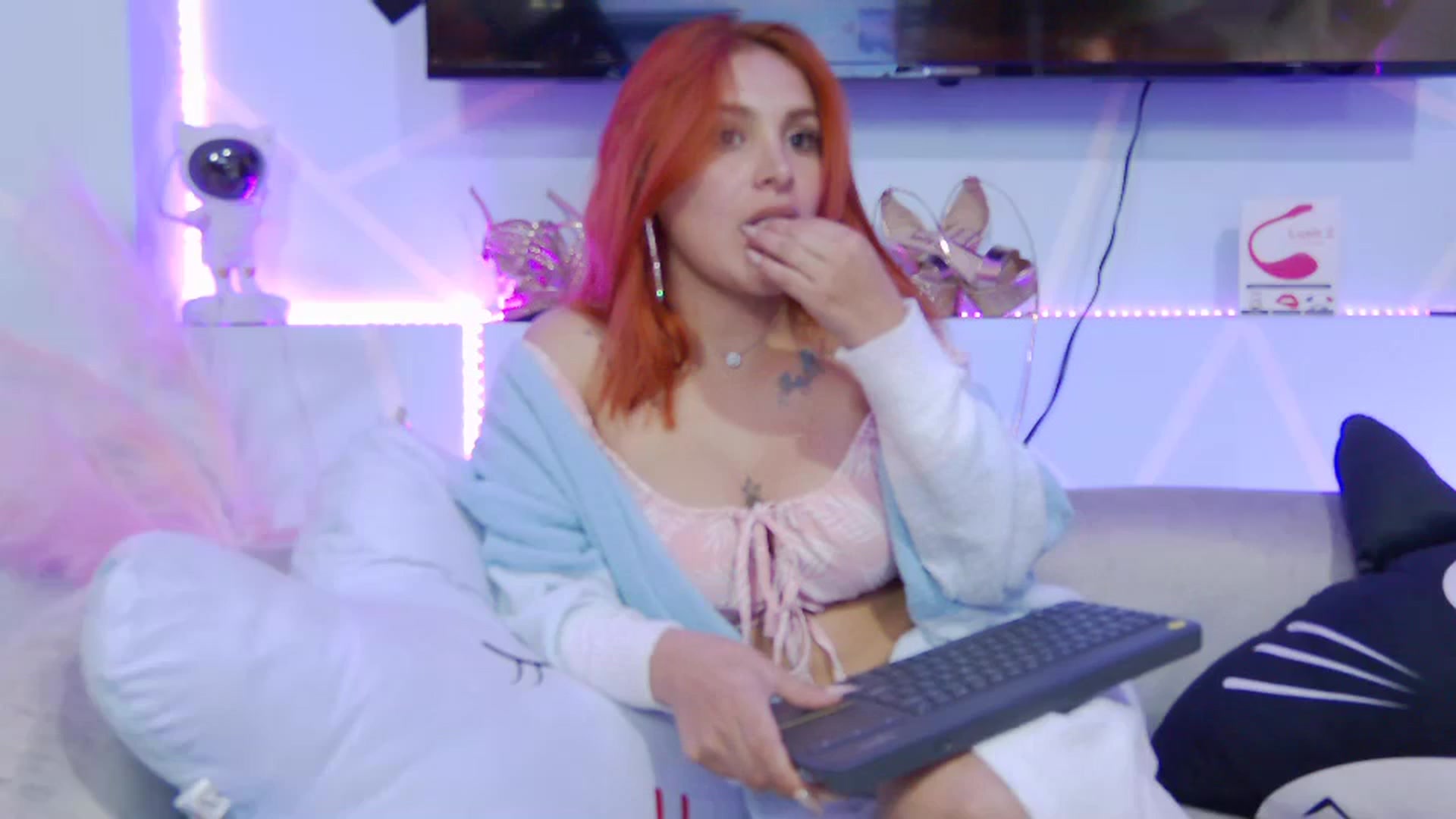Gallery image thumbnail from charlotmils_'s myfreecams stream on, 07/14/2024, 07:32 image 2 of 20