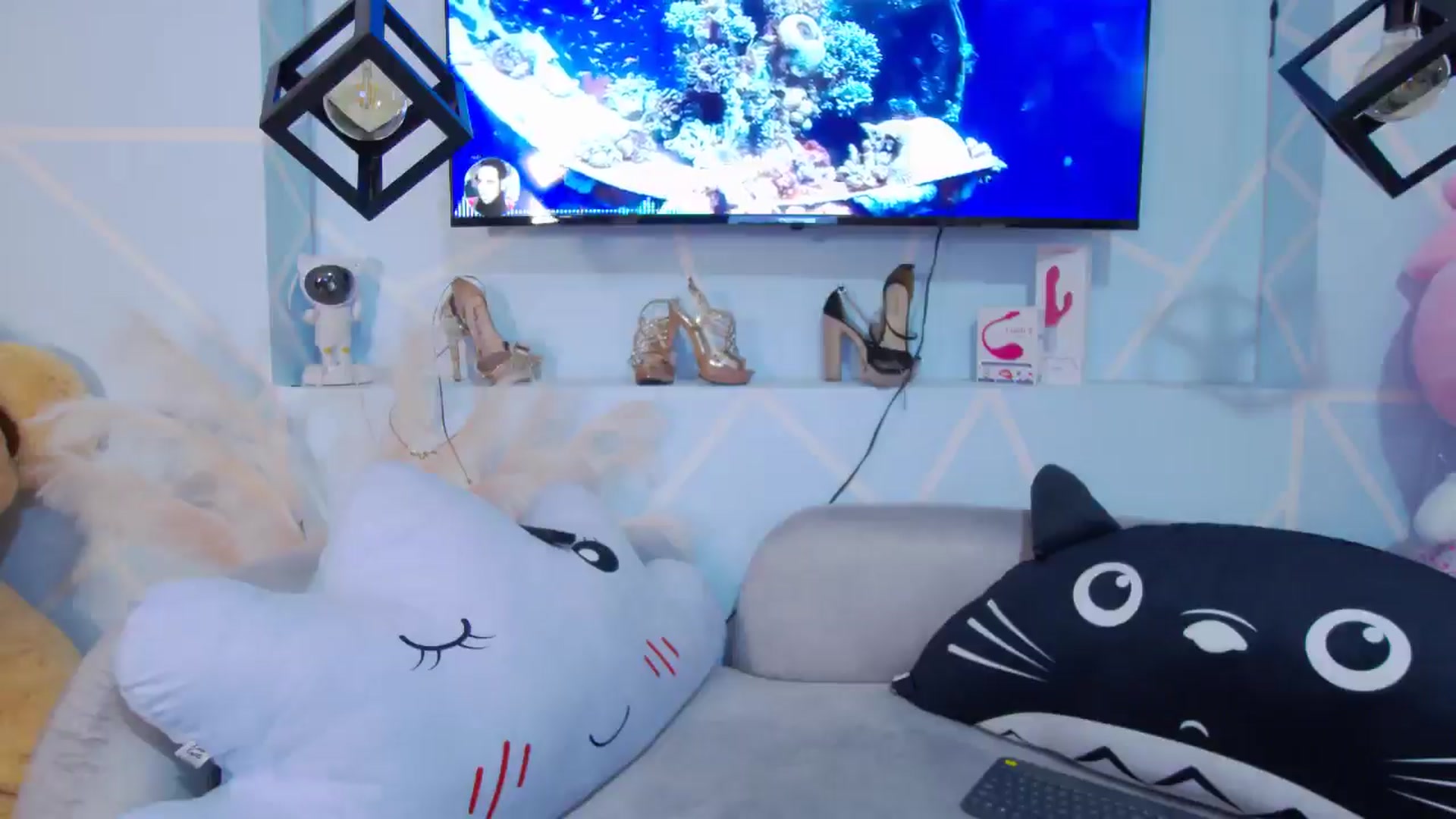 Gallery image thumbnail from charlotmils_'s myfreecams stream on, 07/22/2024, 20:14 image 3 of 20