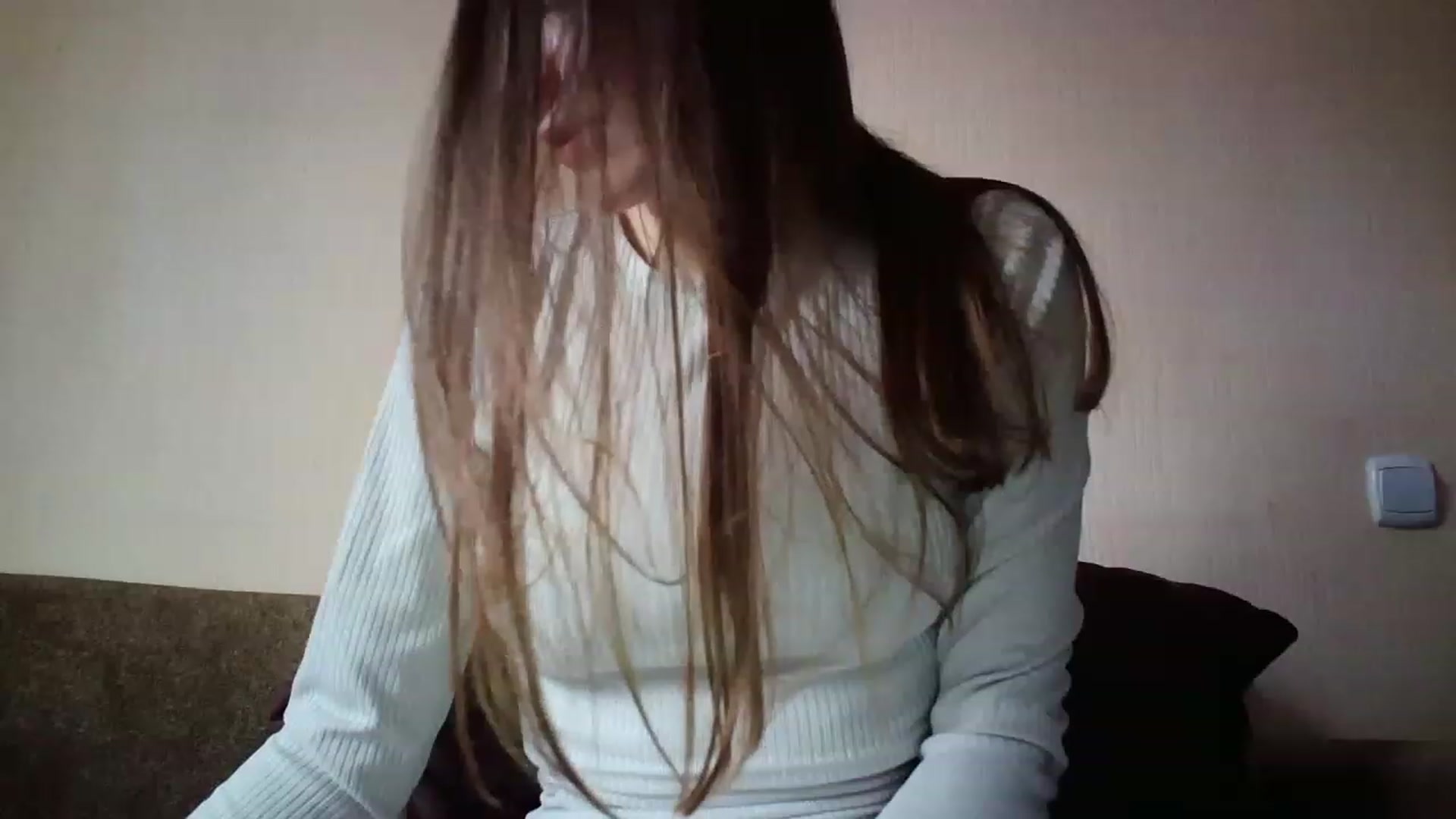Gallery image thumbnail from charming_irl's myfreecams stream on, 12/01/2022, 08:15 image 4 of 20