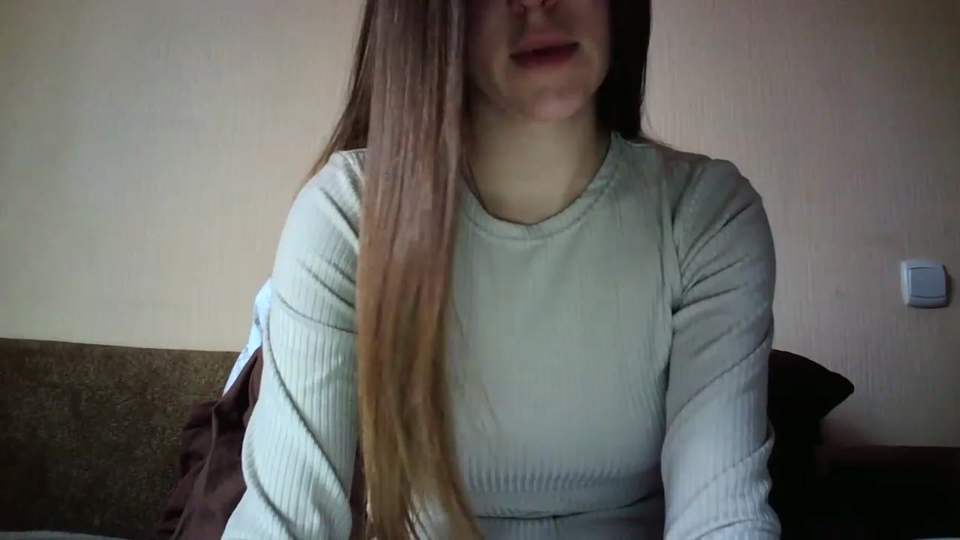 Gallery image thumbnail from charming_irl's myfreecams stream on, 12/01/2022, 08:15 image 17 of 20