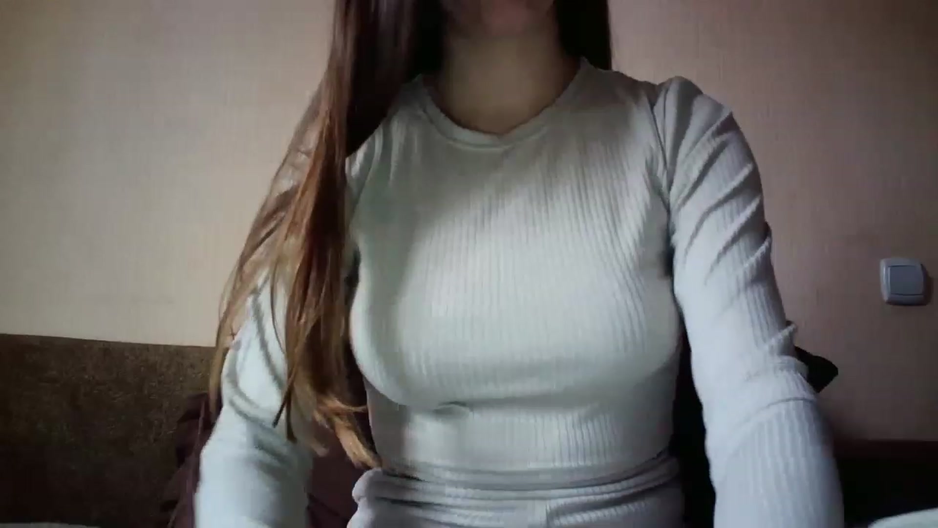 Gallery image thumbnail from charming_irl's myfreecams stream on, 12/01/2022, 08:15 image 13 of 20