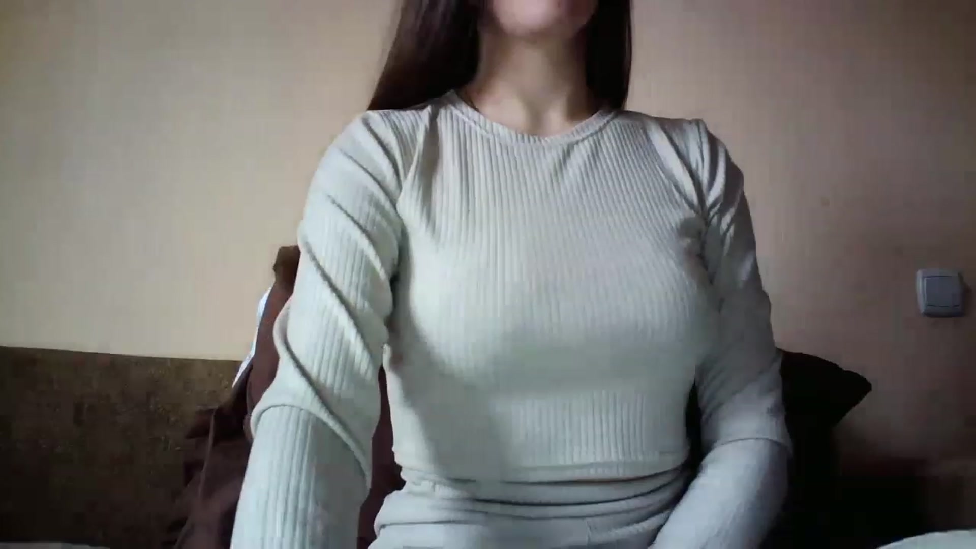 Gallery image thumbnail from charming_irl's myfreecams stream on, 12/01/2022, 08:15 image 9 of 20