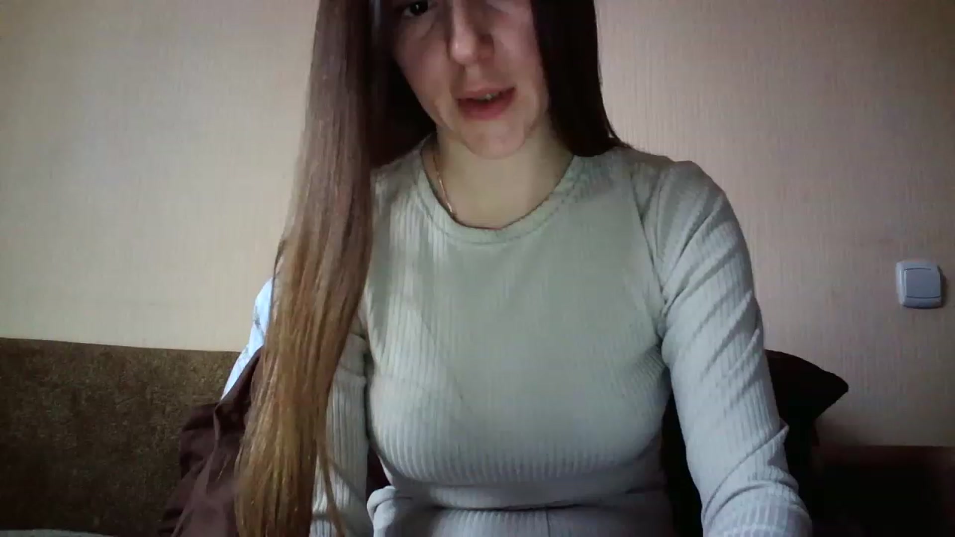 Gallery image thumbnail from charming_irl's myfreecams stream on, 12/01/2022, 08:15 image 18 of 20
