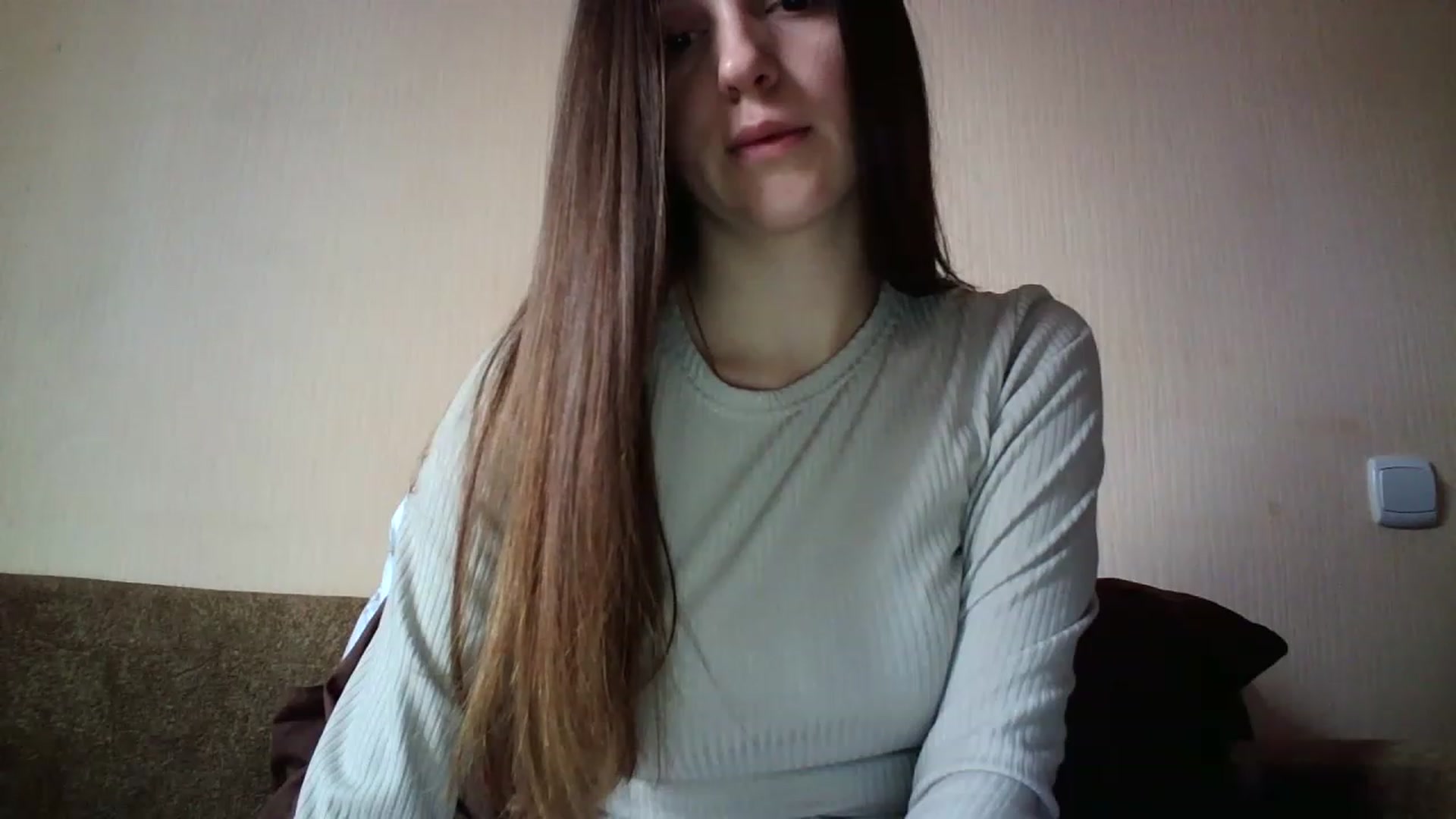 Gallery image thumbnail from charming_irl's myfreecams stream on, 12/01/2022, 08:15 image 7 of 20