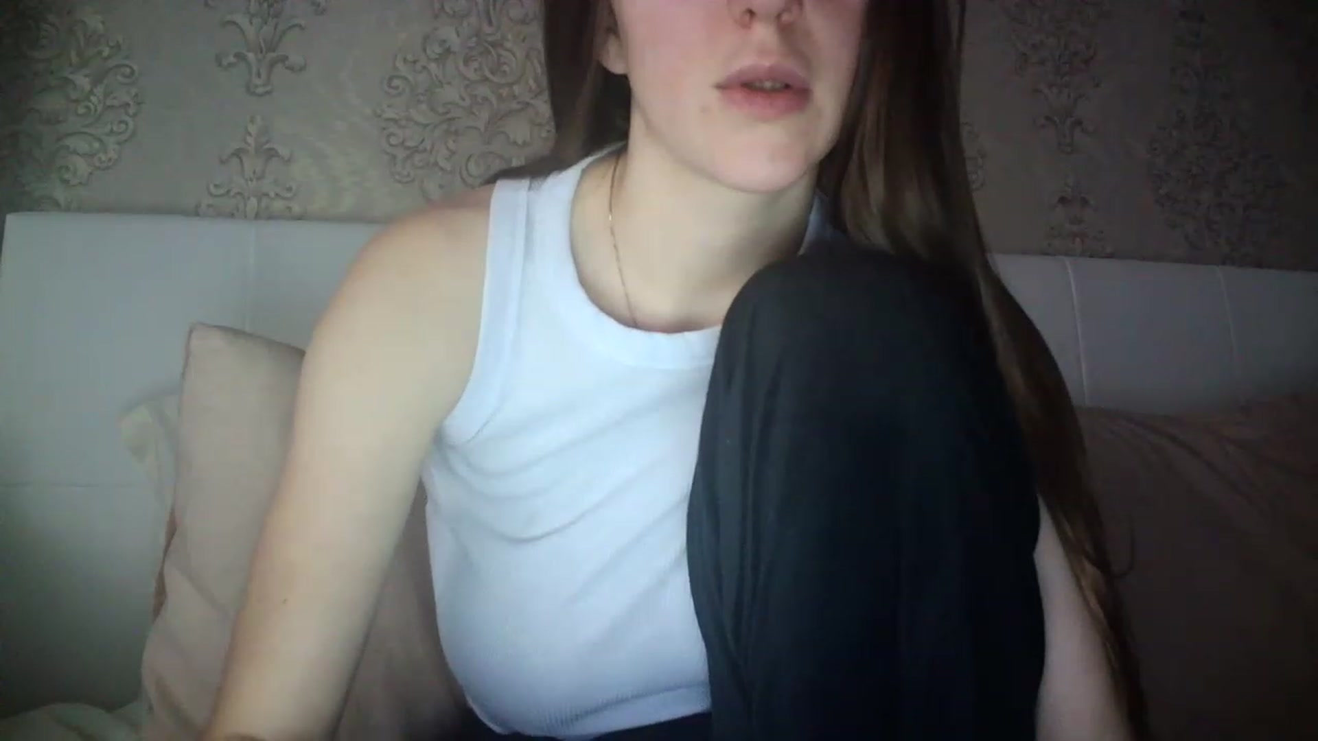 Gallery image thumbnail from charming_irl's myfreecams stream on, 12/28/2022, 11:33 image 14 of 20