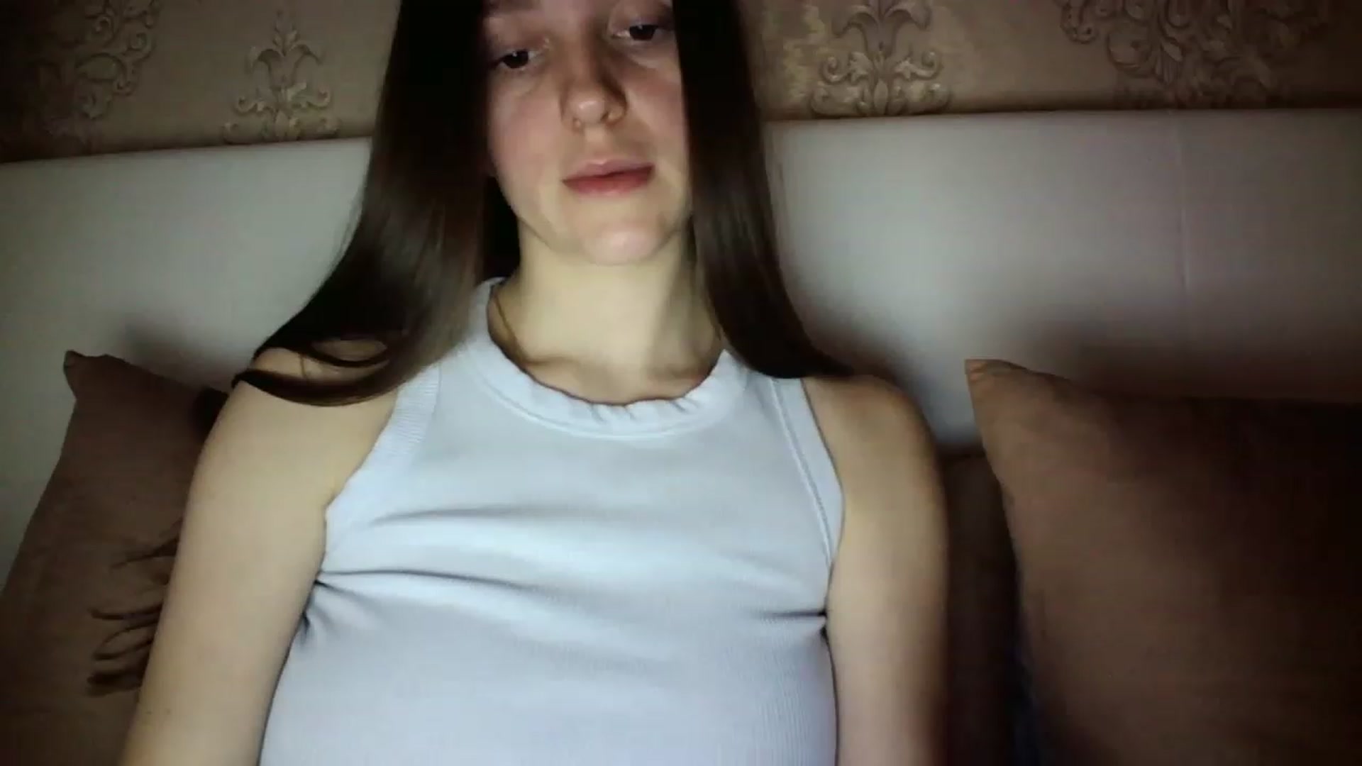 Gallery image thumbnail from charming_irl's myfreecams stream on, 01/22/2023, 12:21 image 4 of 20