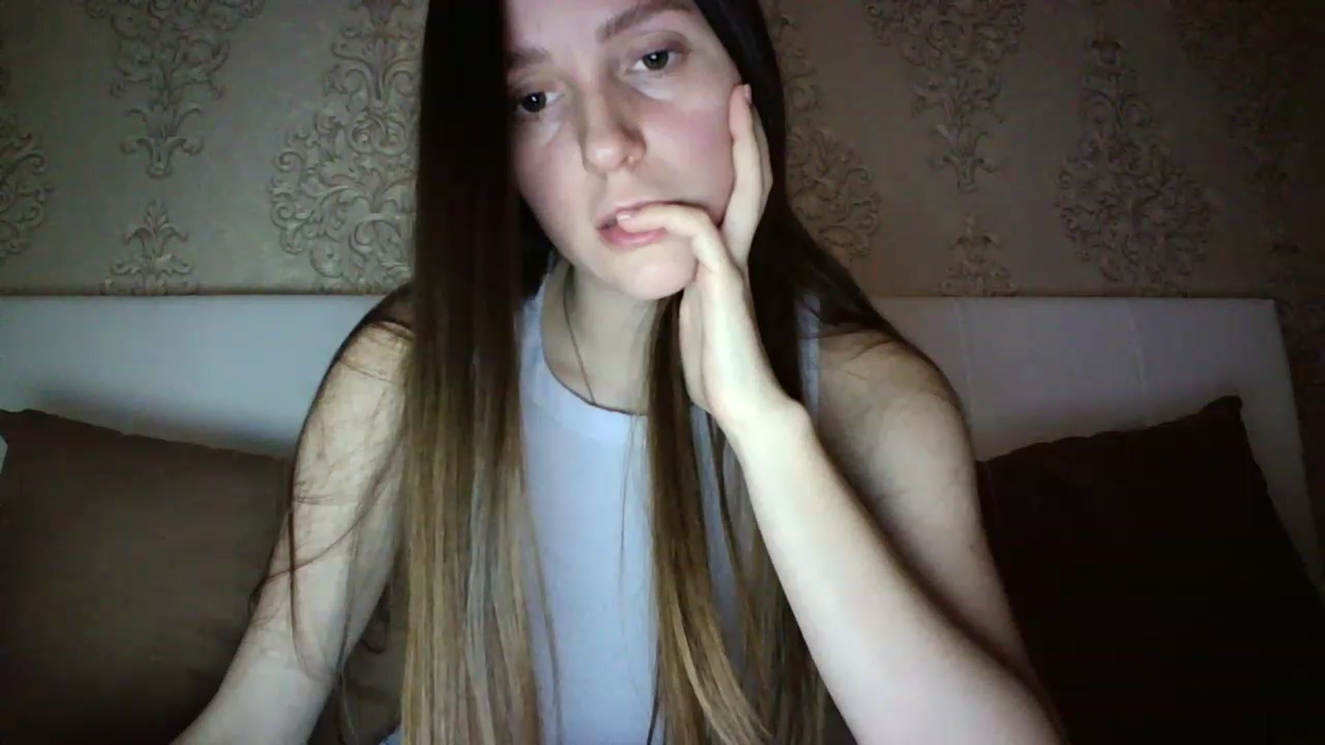 Gallery image thumbnail from charming_irl's myfreecams stream on, 01/22/2023, 12:21 image 15 of 20