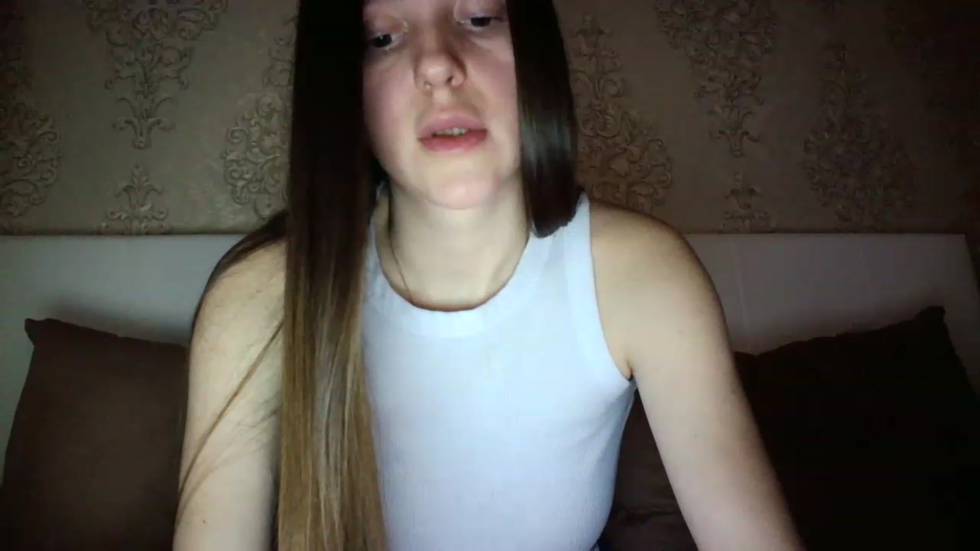 Gallery image thumbnail from charming_irl's myfreecams stream on, 01/22/2023, 12:21 image 17 of 20