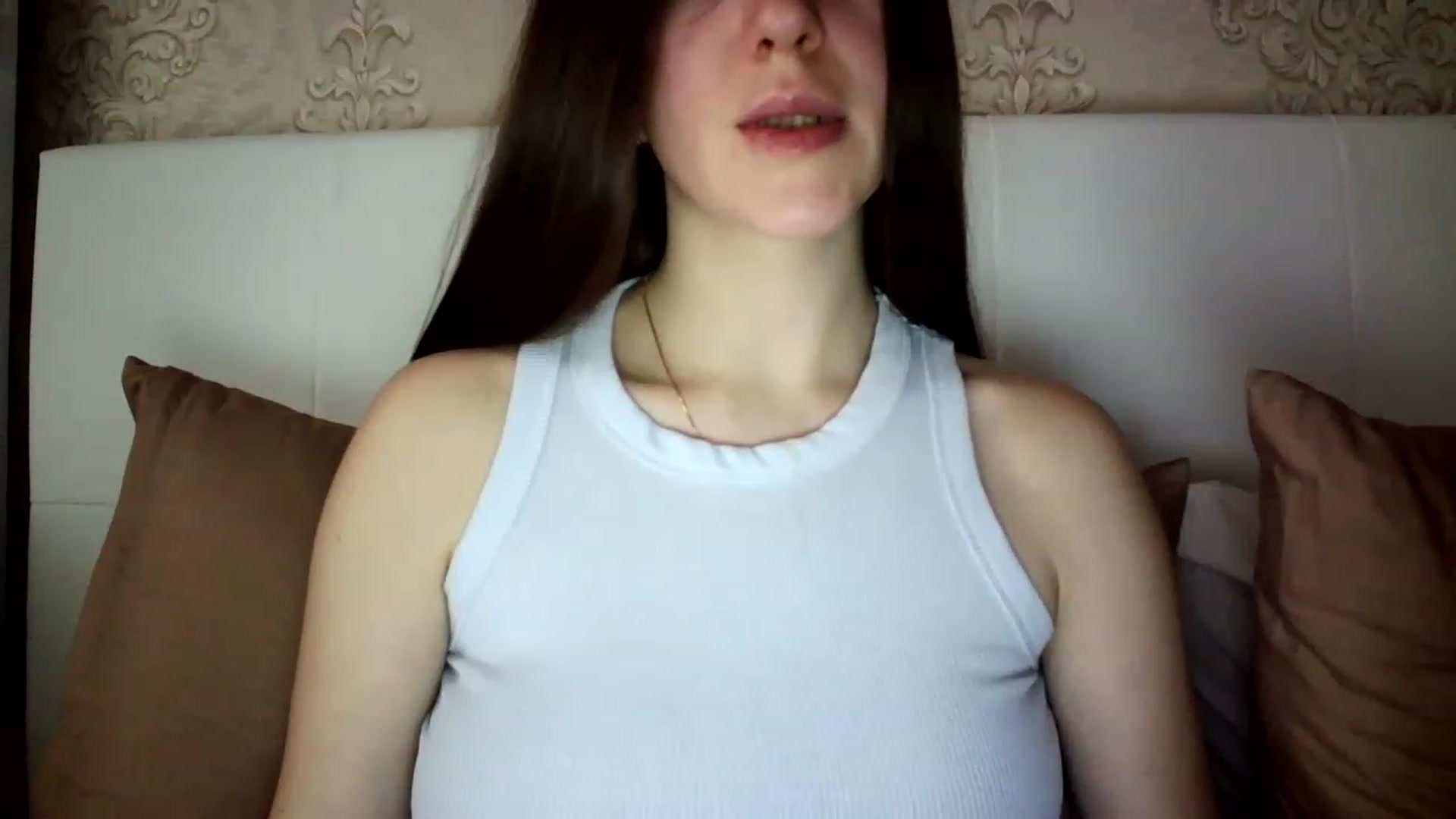 Gallery image thumbnail from charming_irl's myfreecams stream on, 01/31/2023, 10:42 image 17 of 20