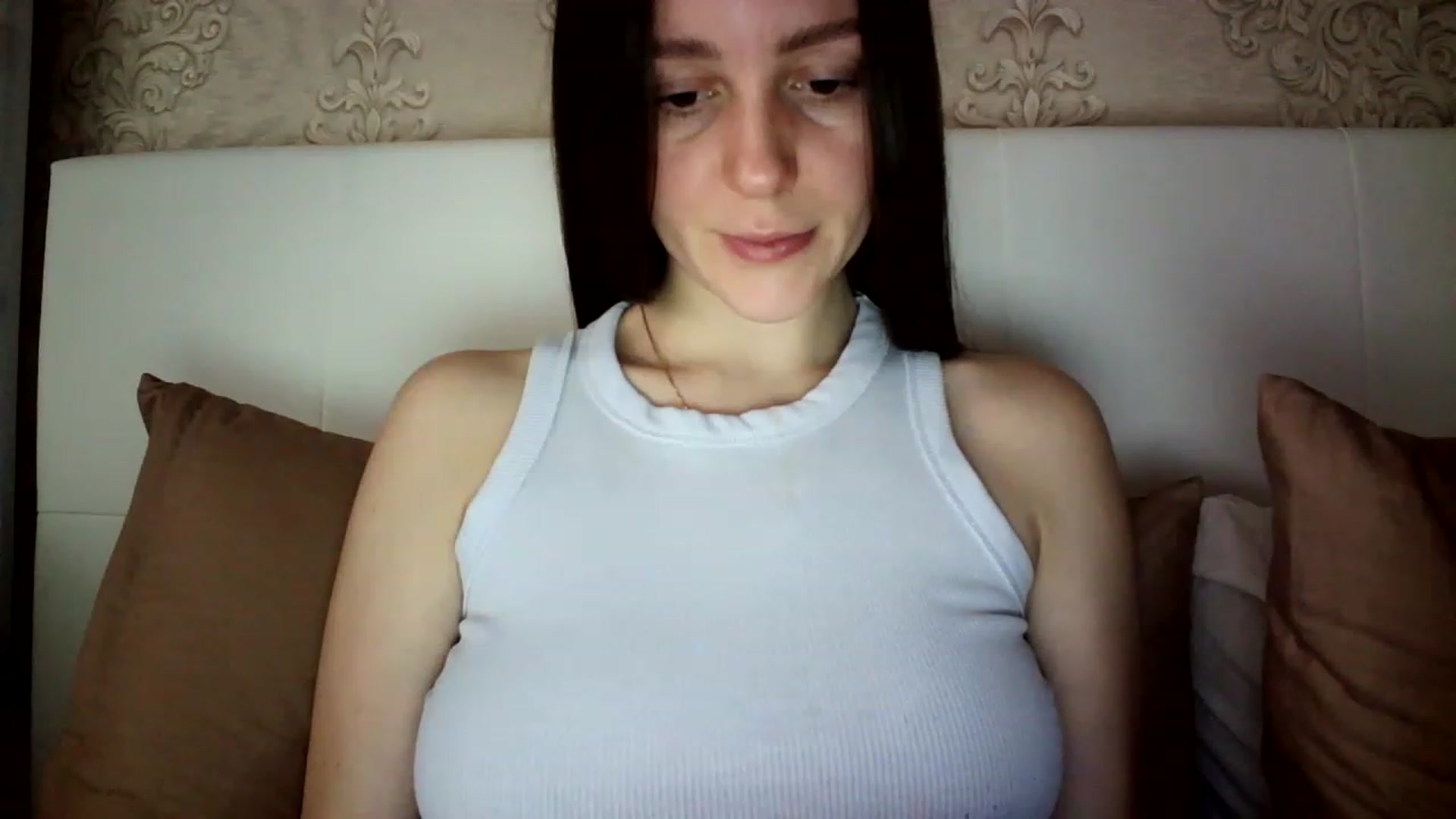 Gallery image thumbnail from charming_irl's myfreecams stream on, 01/31/2023, 10:42 image 18 of 20