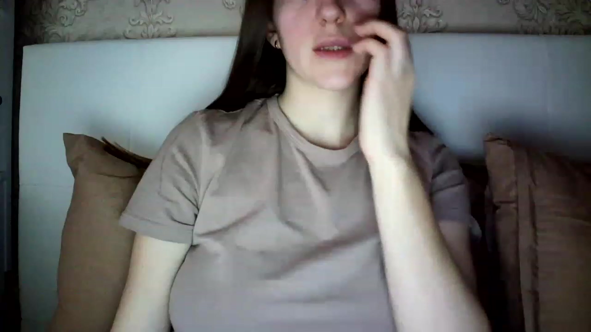 Gallery image thumbnail from charming_irl's myfreecams stream on, 02/17/2023, 12:51 image 4 of 20
