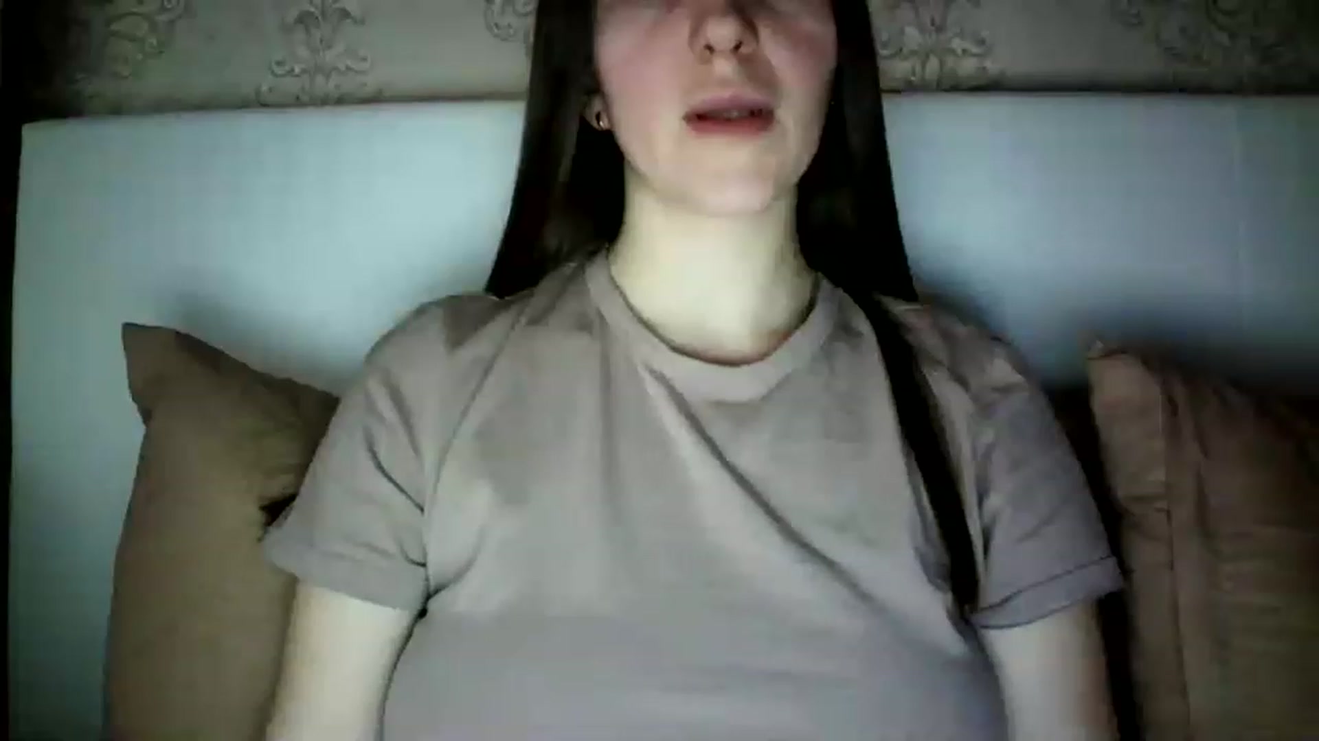 Gallery image thumbnail from charming_irl's myfreecams stream on, 02/17/2023, 12:51 image 16 of 20