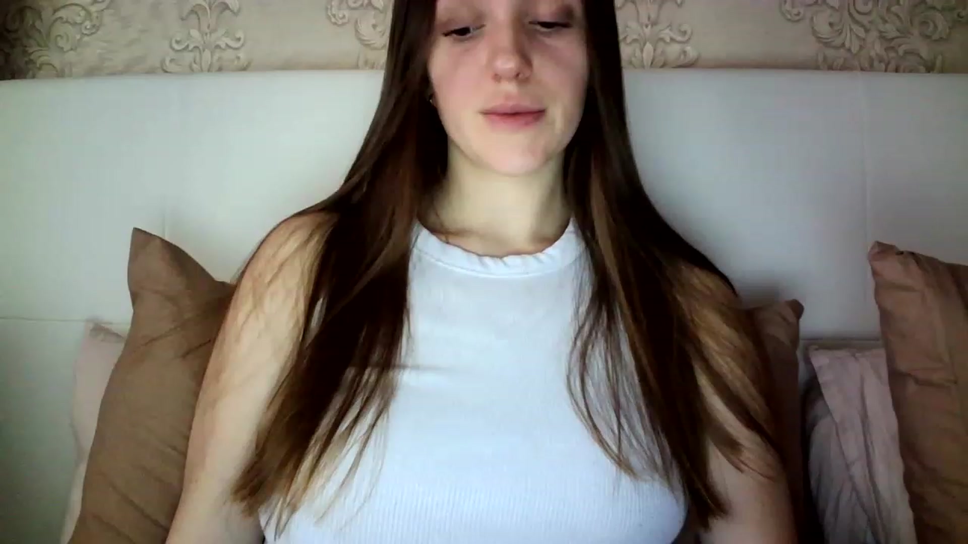 Gallery image thumbnail from charming_irl's myfreecams stream on, 02/19/2023, 11:17 image 4 of 20