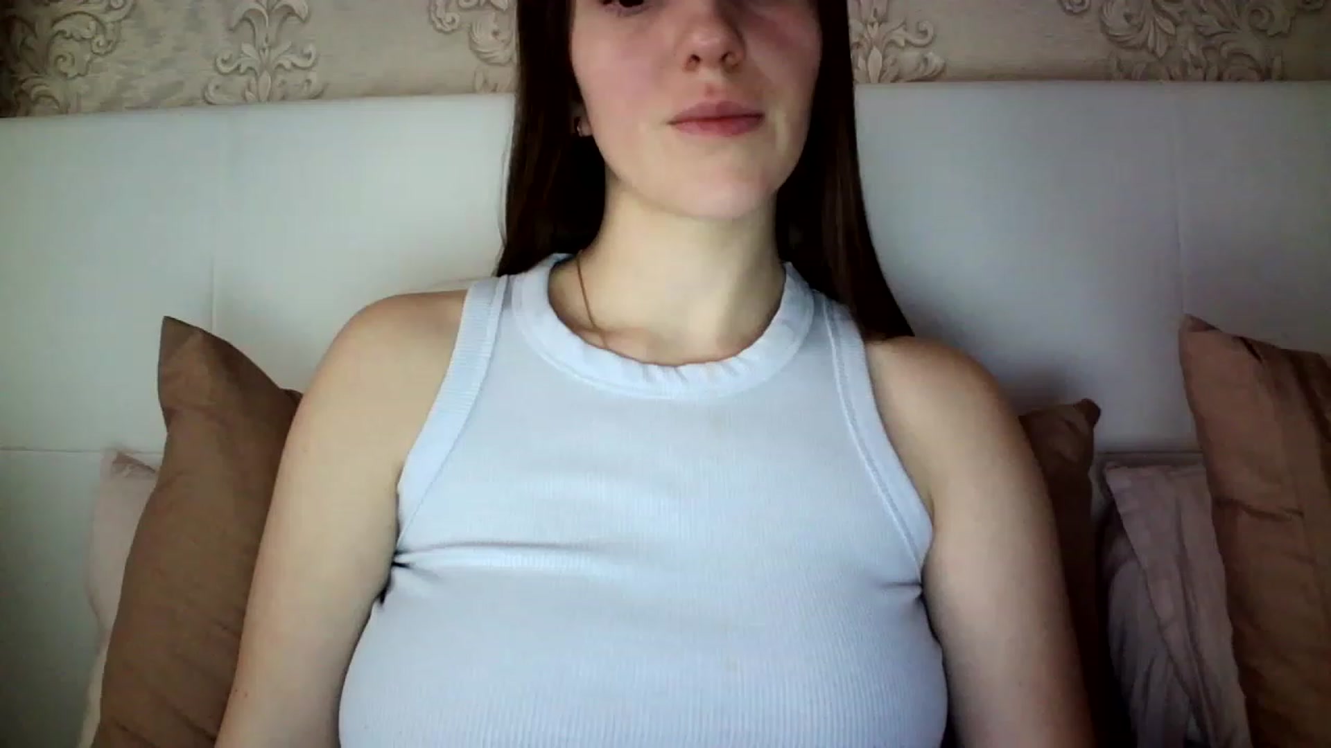Gallery image thumbnail from charming_irl's myfreecams stream on, 02/19/2023, 11:17 image 9 of 20