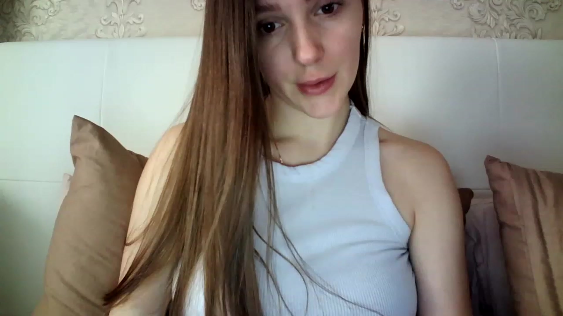 Gallery image thumbnail from charming_irl's myfreecams stream on, 02/20/2023, 11:36 image 10 of 20