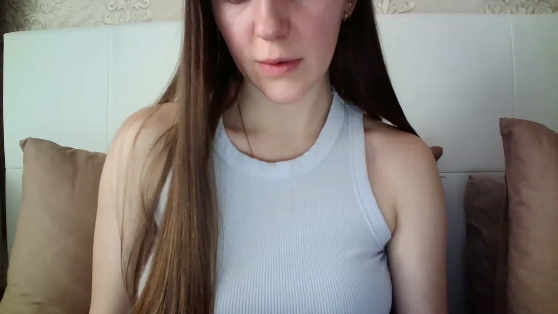 Gallery image thumbnail from charming_irl's myfreecams stream on, 03/06/2023, 13:24 image 1 of 20
