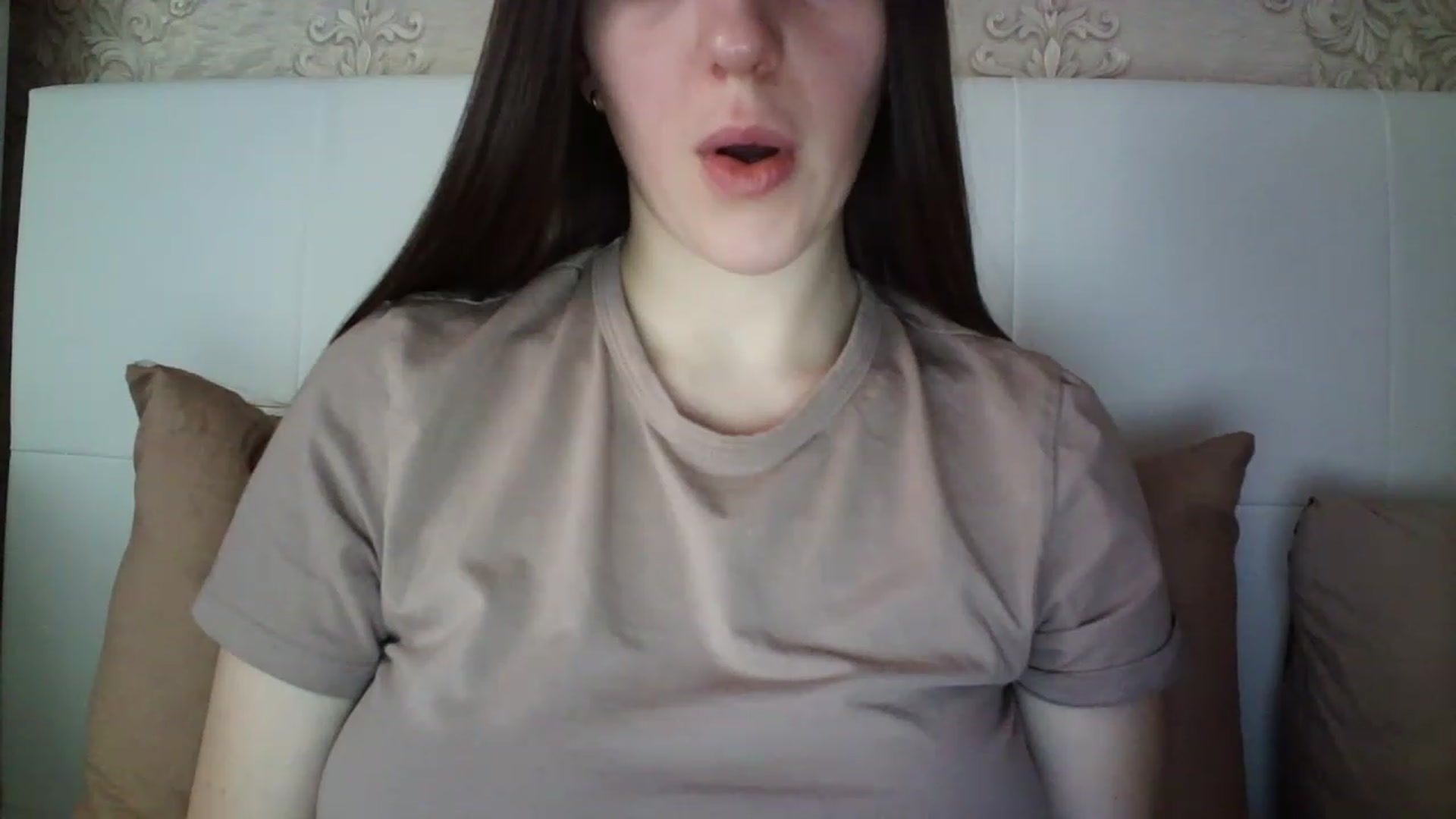 Gallery image thumbnail from charming_irl's myfreecams stream on, 03/09/2023, 12:33 image 14 of 20