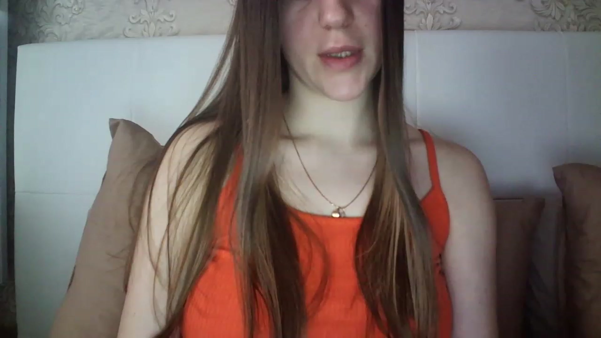 Gallery image thumbnail from charming_irl's myfreecams stream on, 03/12/2023, 12:27 image 17 of 20