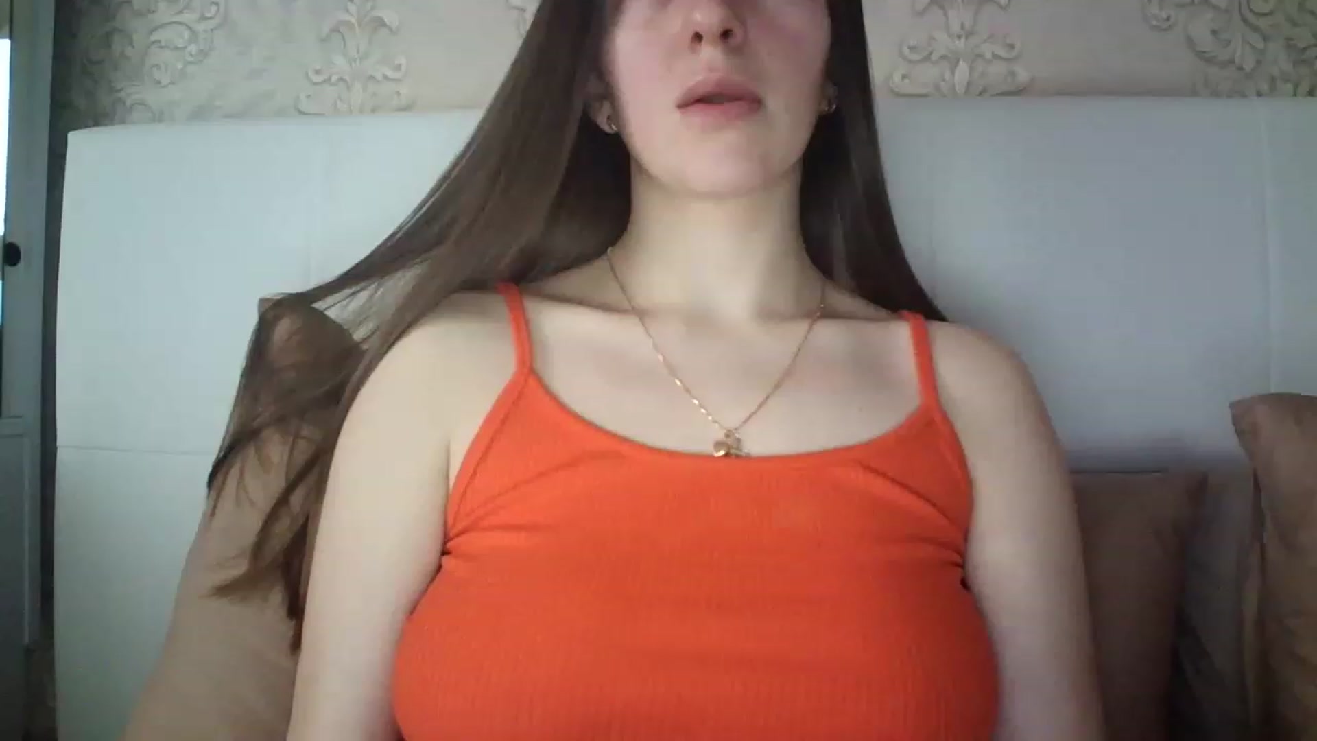 Gallery image thumbnail from charming_irl's myfreecams stream on, 03/12/2023, 12:27 image 12 of 20