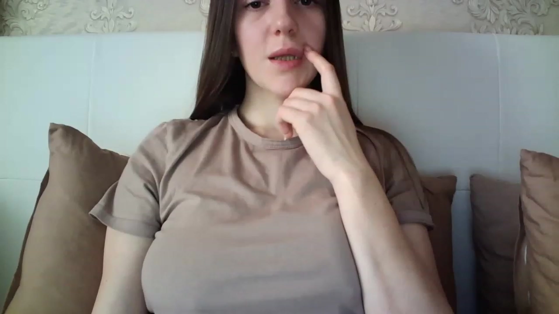 Gallery image thumbnail from charming_irl's myfreecams stream on, 03/20/2023, 12:52 image 3 of 20