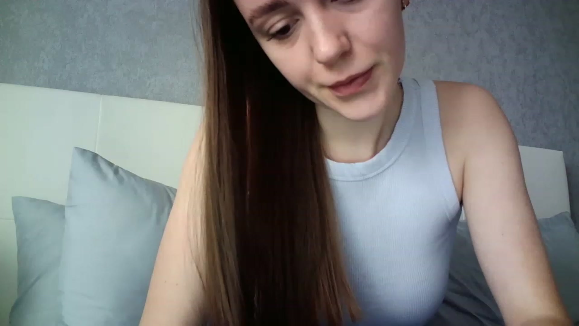 Gallery image thumbnail from charming_irl's myfreecams stream on, 04/25/2023, 10:27 image 16 of 20