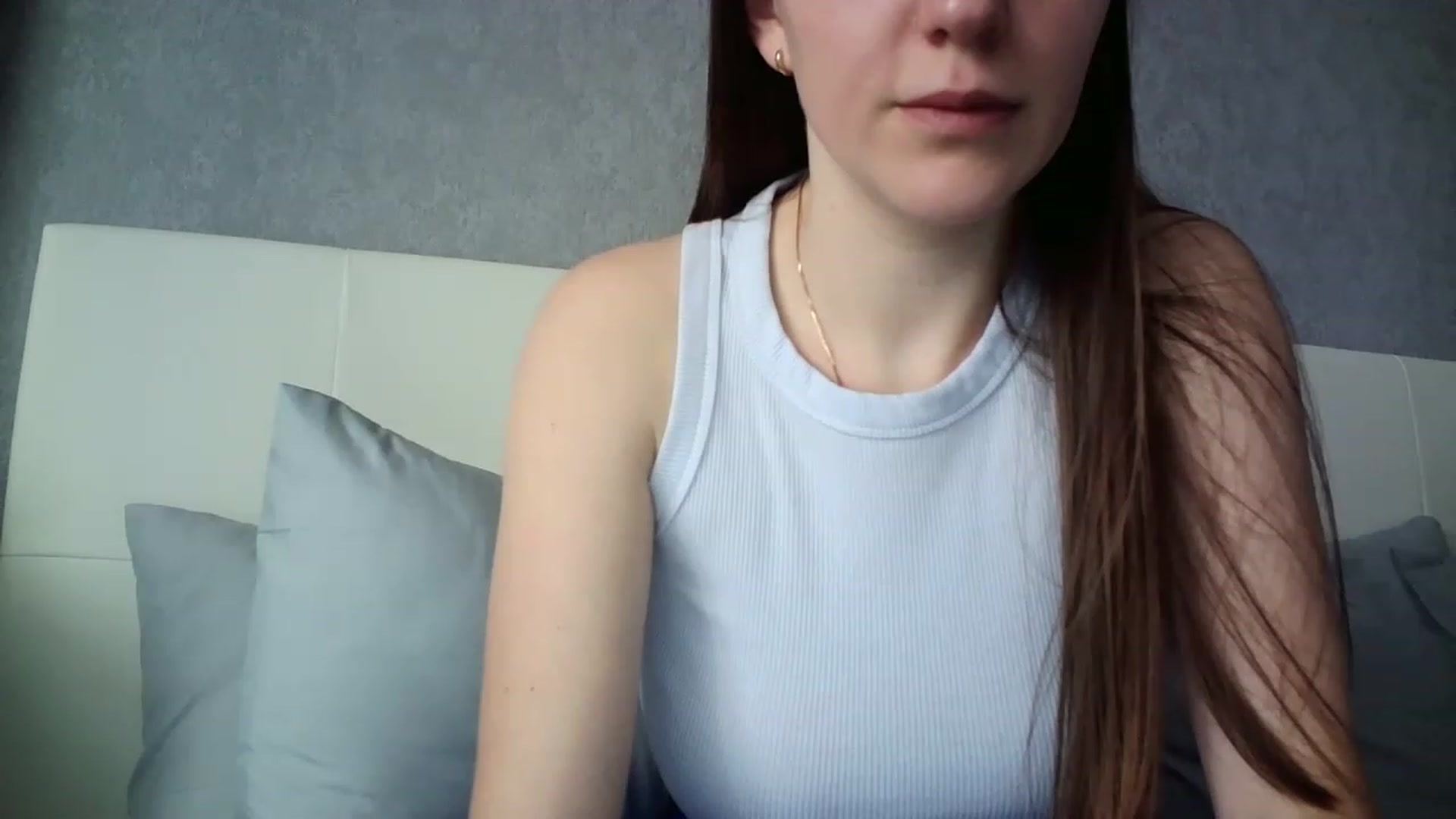 Gallery image thumbnail from charming_irl's myfreecams stream on, 04/25/2023, 10:27 image 14 of 20