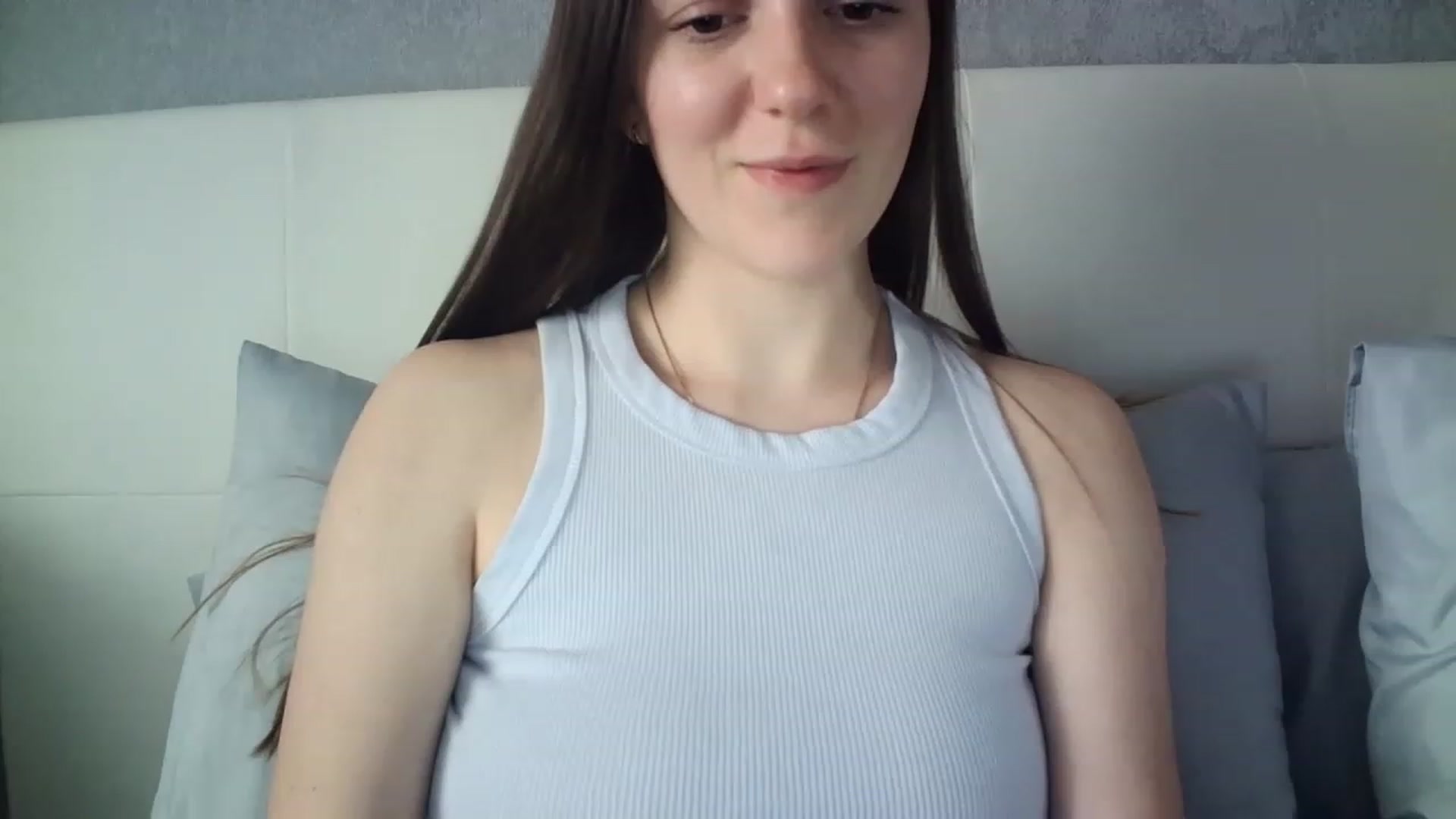 Gallery image thumbnail from charming_irl's myfreecams stream on, 05/01/2023, 13:35 image 5 of 20