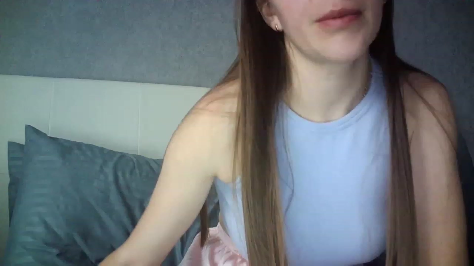 Gallery image thumbnail from charming_irl's myfreecams stream on, 06/05/2023, 13:33 image 17 of 20