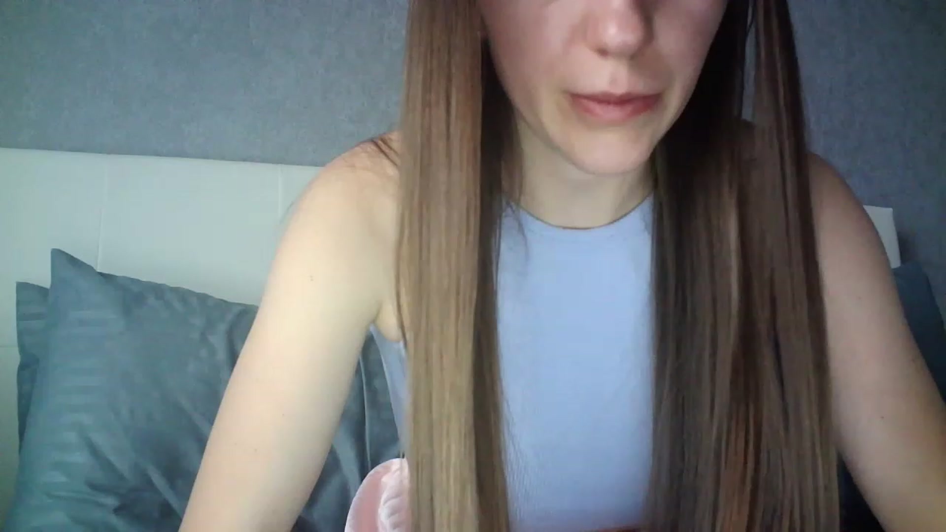 Gallery image thumbnail from charming_irl's myfreecams stream on, 06/05/2023, 13:33 image 12 of 20