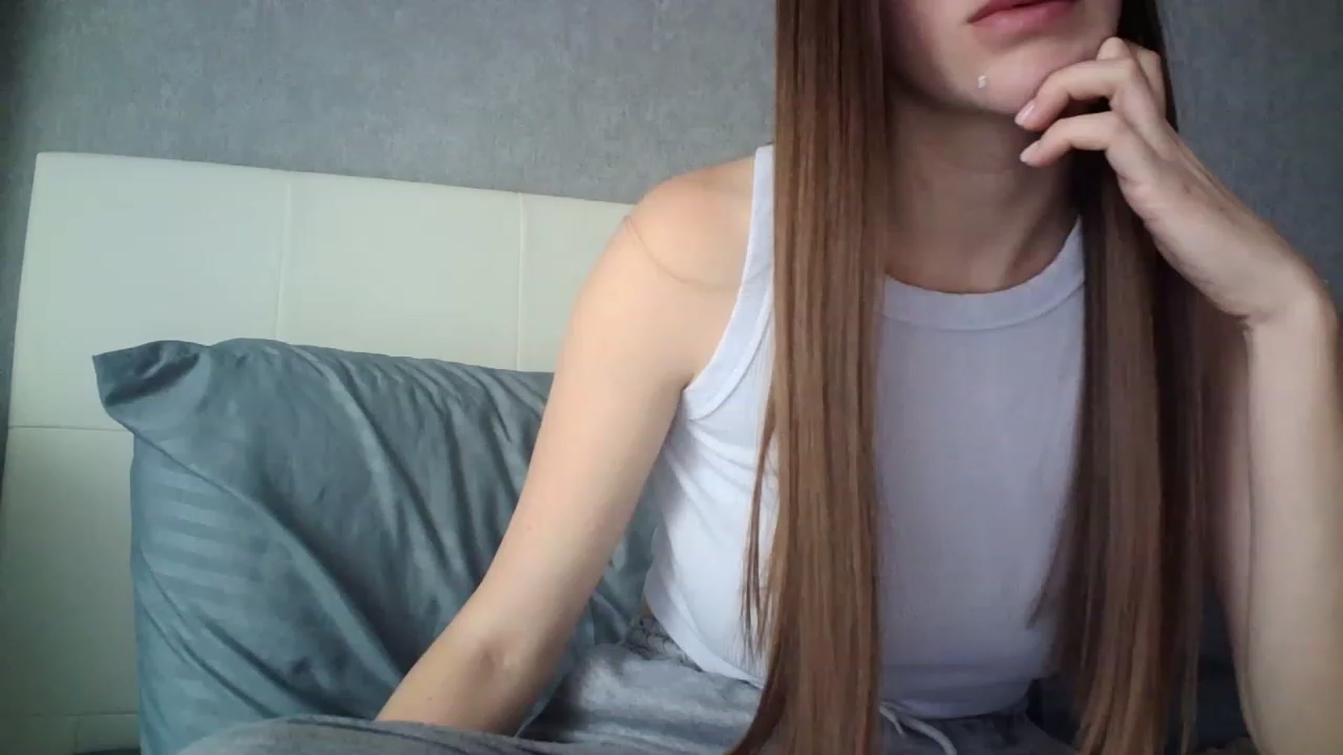 Gallery image thumbnail from charming_irl's myfreecams stream on, 06/13/2023, 10:25 image 12 of 20