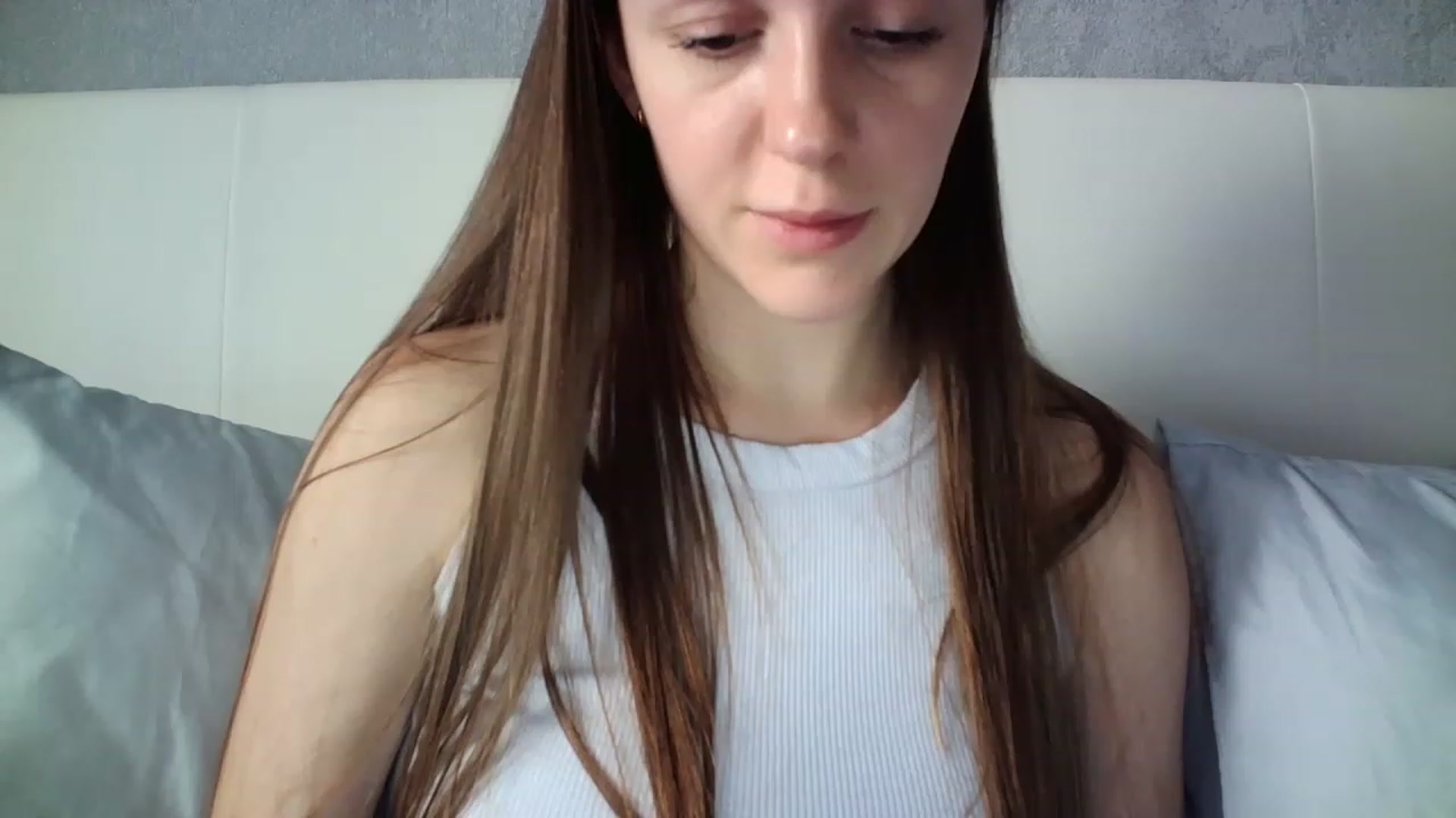 Gallery image thumbnail from charming_irl's myfreecams stream on, 06/26/2023, 13:08 image 19 of 20