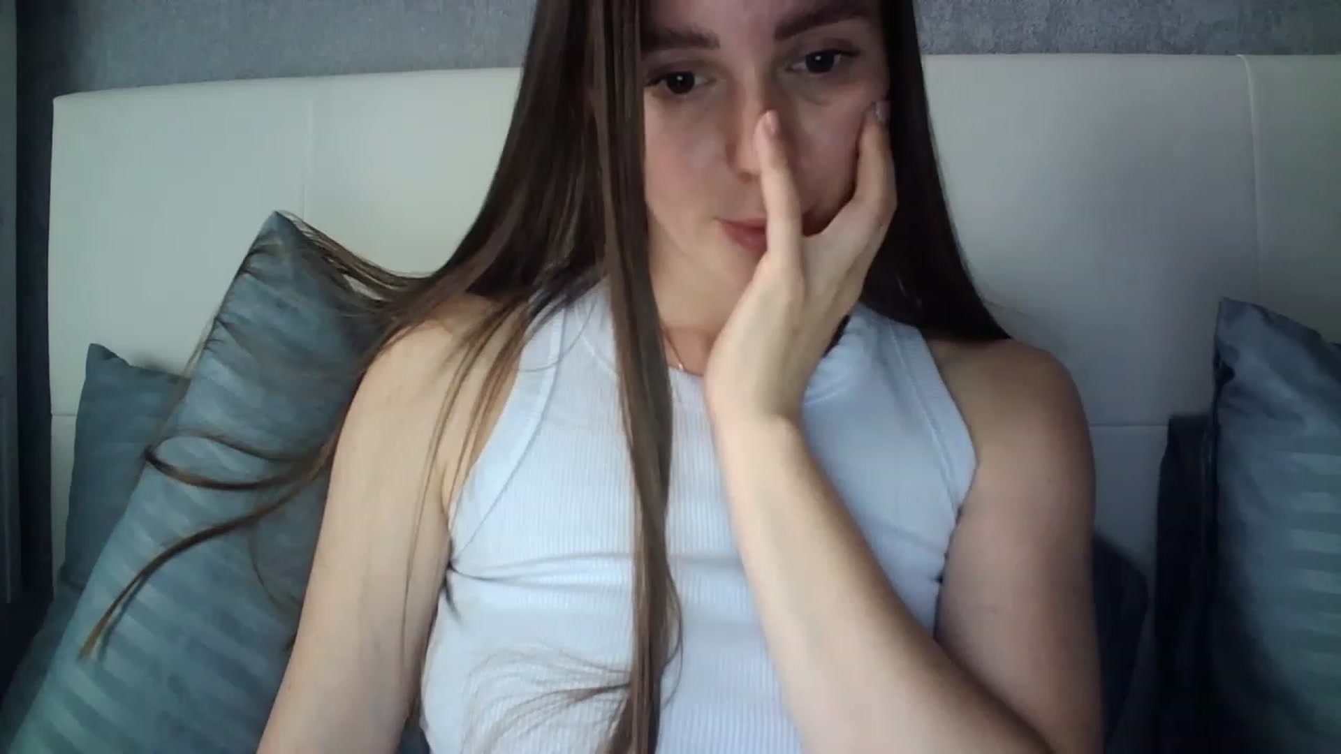 Gallery image thumbnail from charming_irl's myfreecams stream on, 07/03/2023, 15:00 image 7 of 20