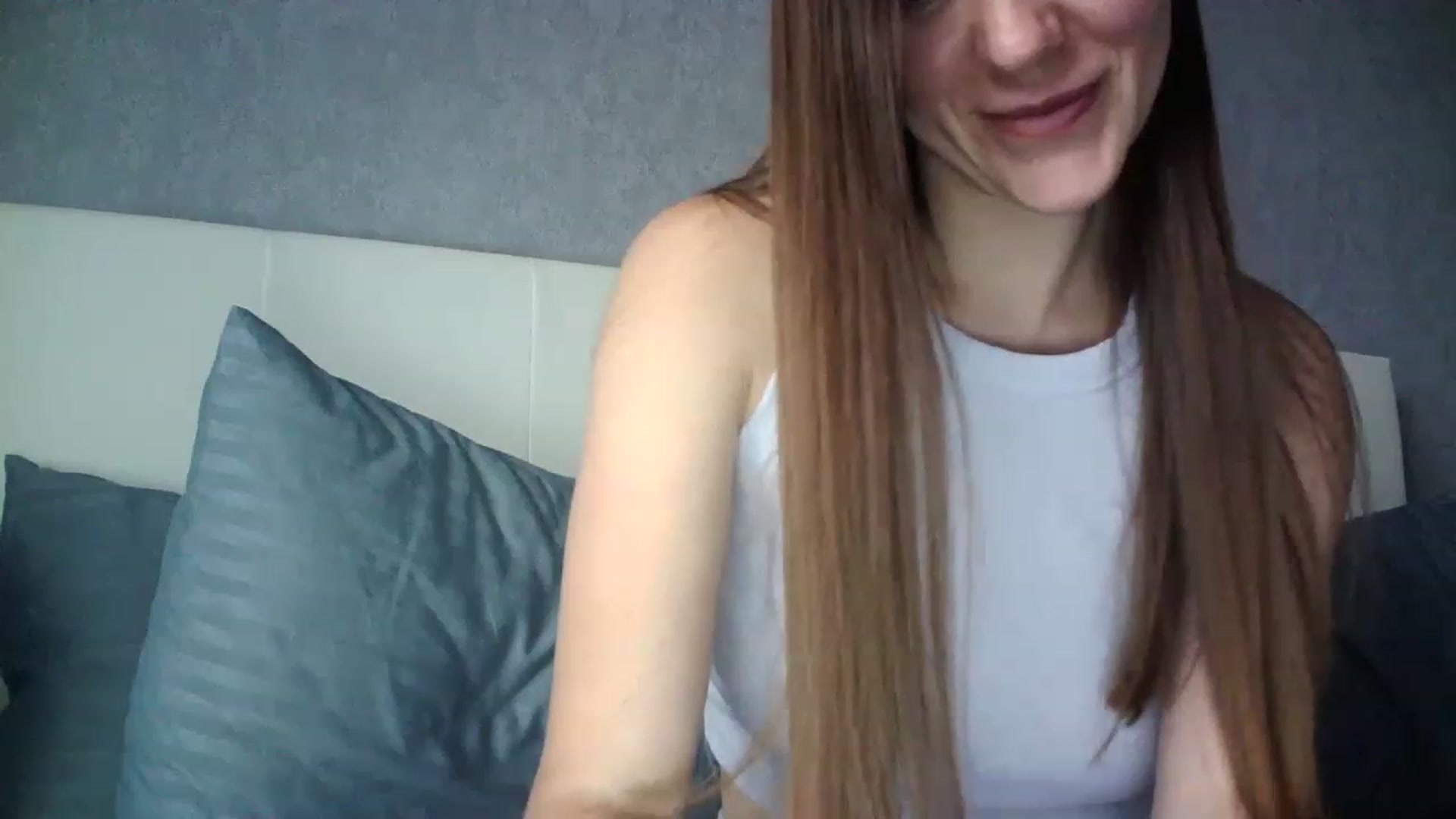 Gallery image thumbnail from charming_irl's myfreecams stream on, 07/03/2023, 15:00 image 5 of 20