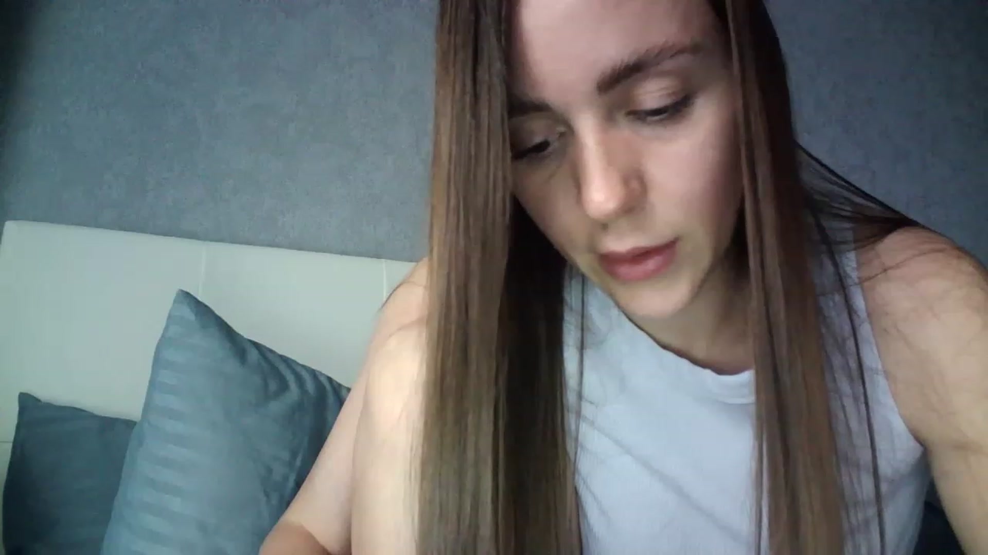 Gallery image thumbnail from charming_irl's myfreecams stream on, 07/03/2023, 15:00 image 4 of 20