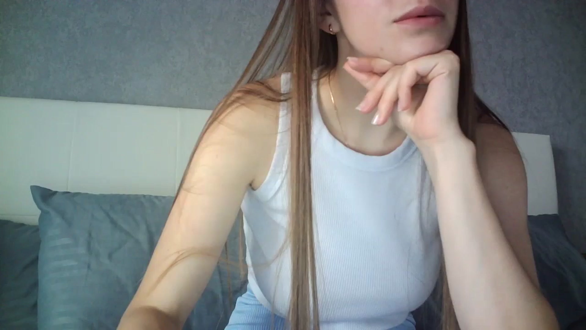 Gallery image thumbnail from charming_irl's myfreecams stream on, 08/21/2023, 12:45 image 12 of 20
