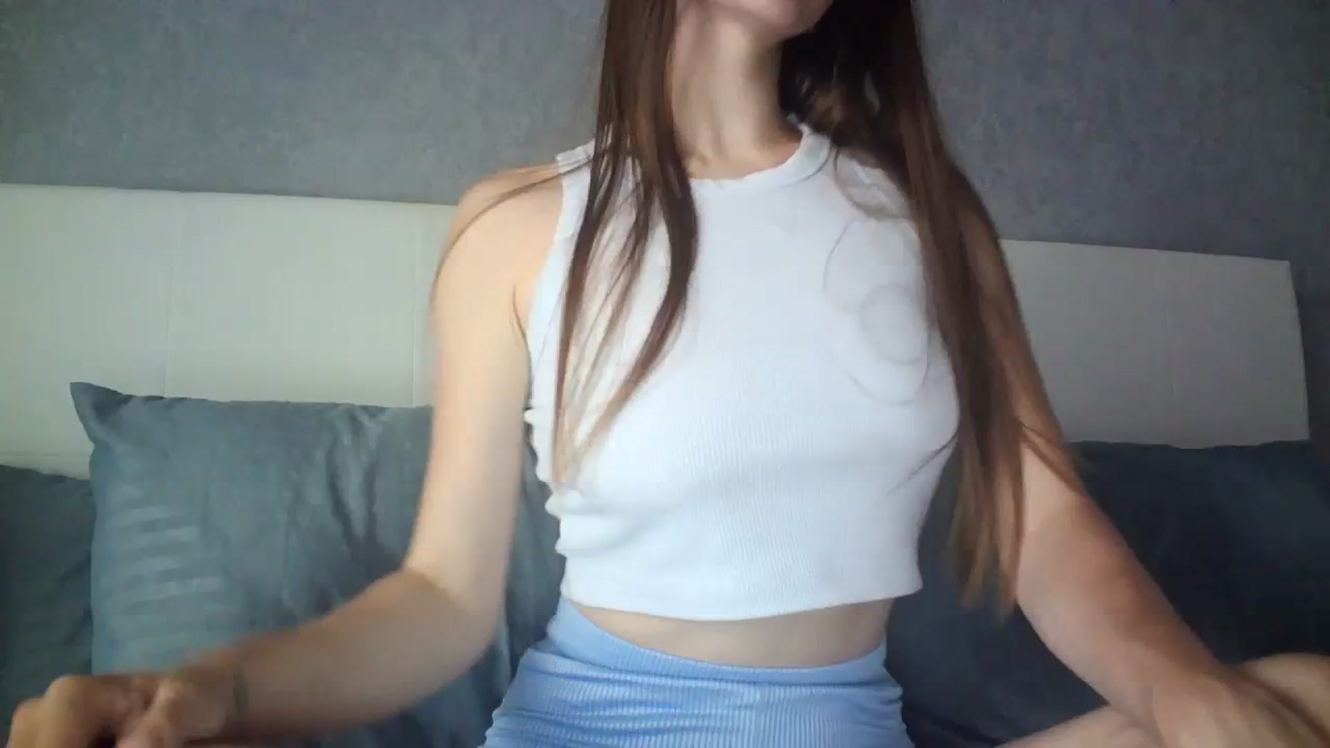 Gallery image thumbnail from charming_irl's myfreecams stream on, 08/21/2023, 12:45 image 6 of 20
