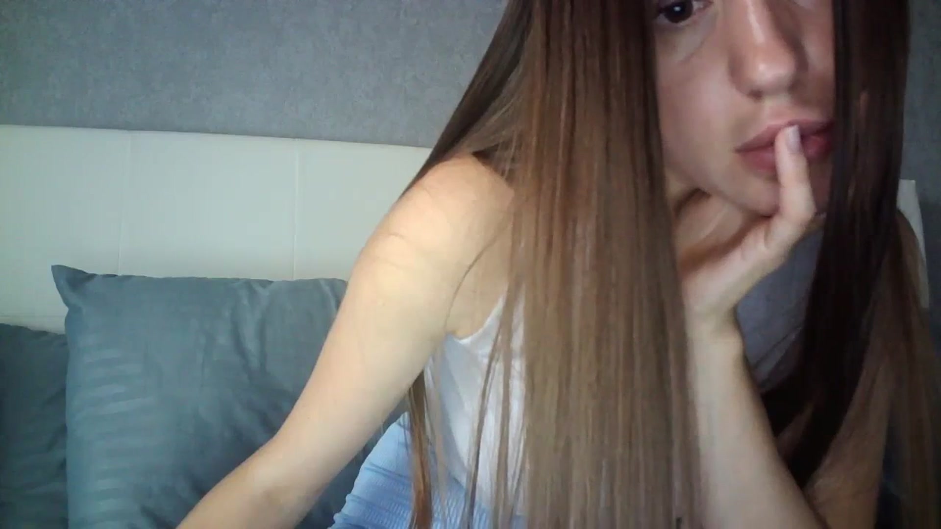 Gallery image thumbnail from charming_irl's myfreecams stream on, 08/21/2023, 12:45 image 7 of 20