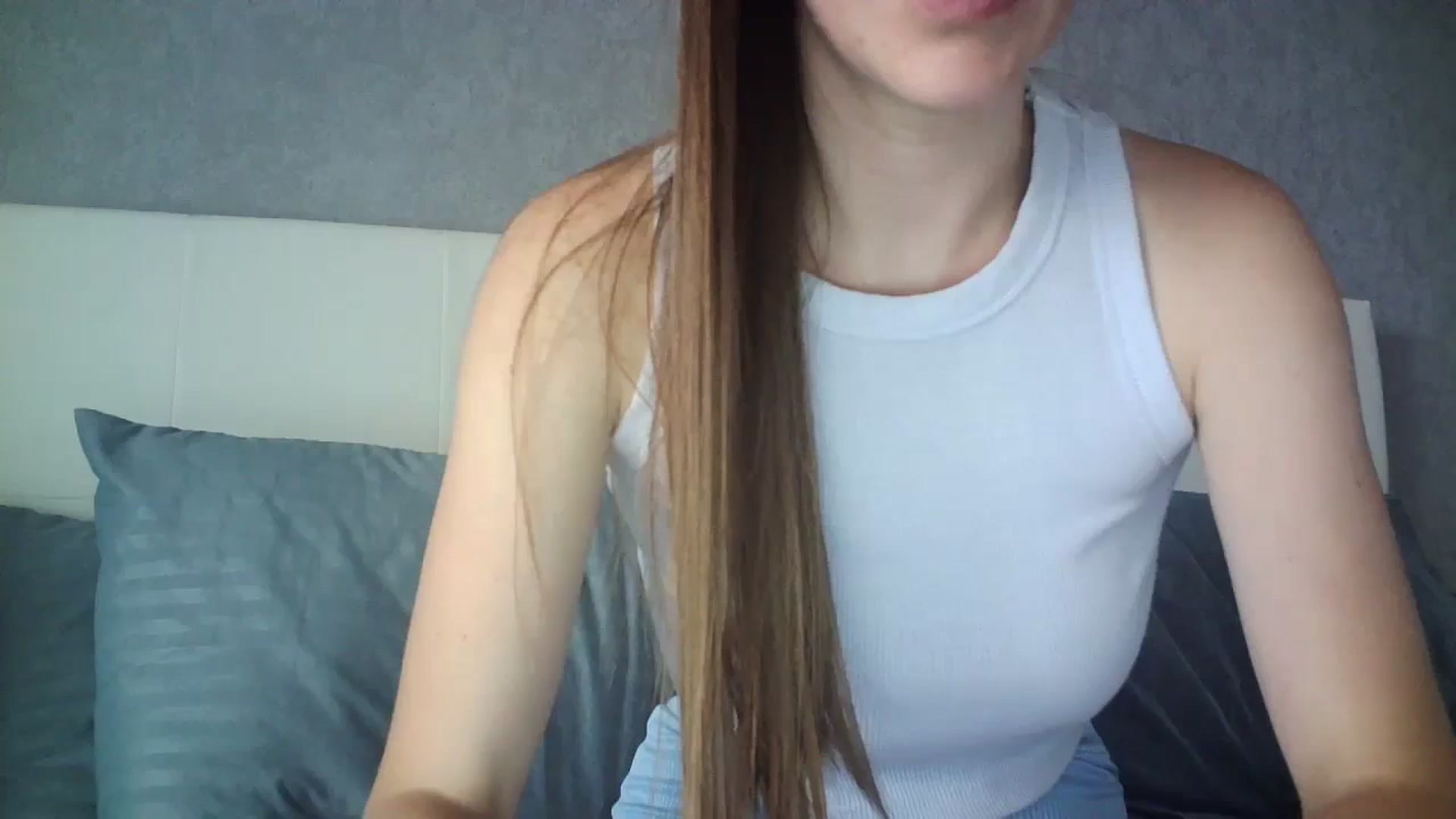 Gallery image thumbnail from charming_irl's myfreecams stream on, 08/21/2023, 12:45 image 18 of 20