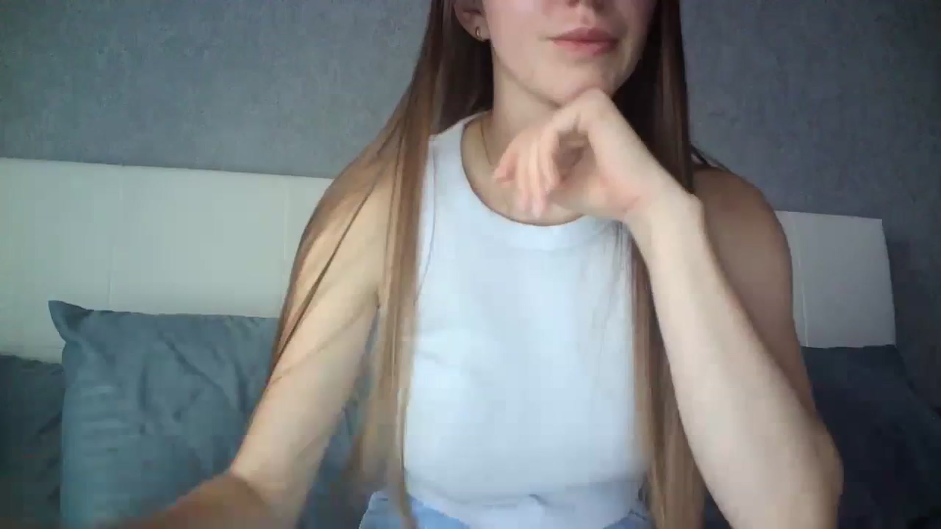 Gallery image thumbnail from charming_irl's myfreecams stream on, 08/21/2023, 12:45 image 11 of 20