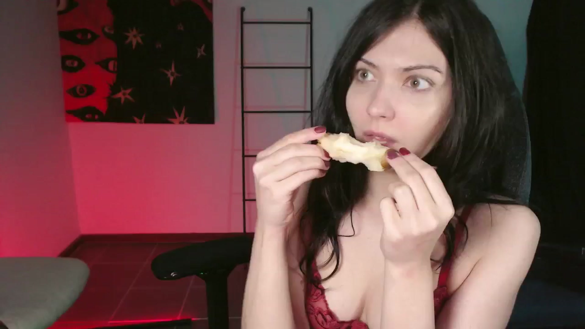Gallery image thumbnail from chatroom's myfreecams stream on, 05/10/2024, 07:39 image 9 of 20