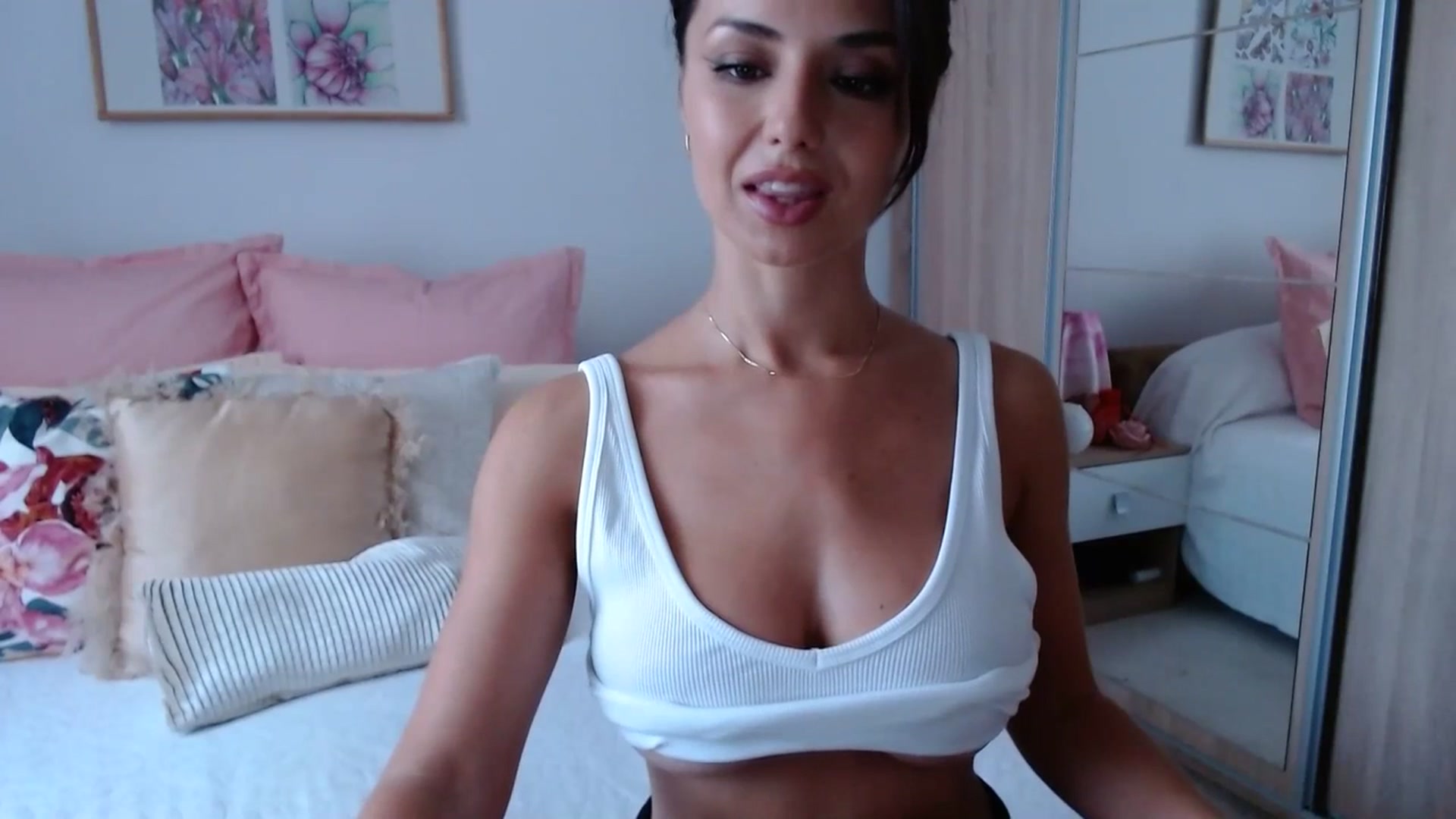 Gallery image thumbnail from cheetah_'s myfreecams stream on, 07/19/2023, 08:30 image 15 of 20