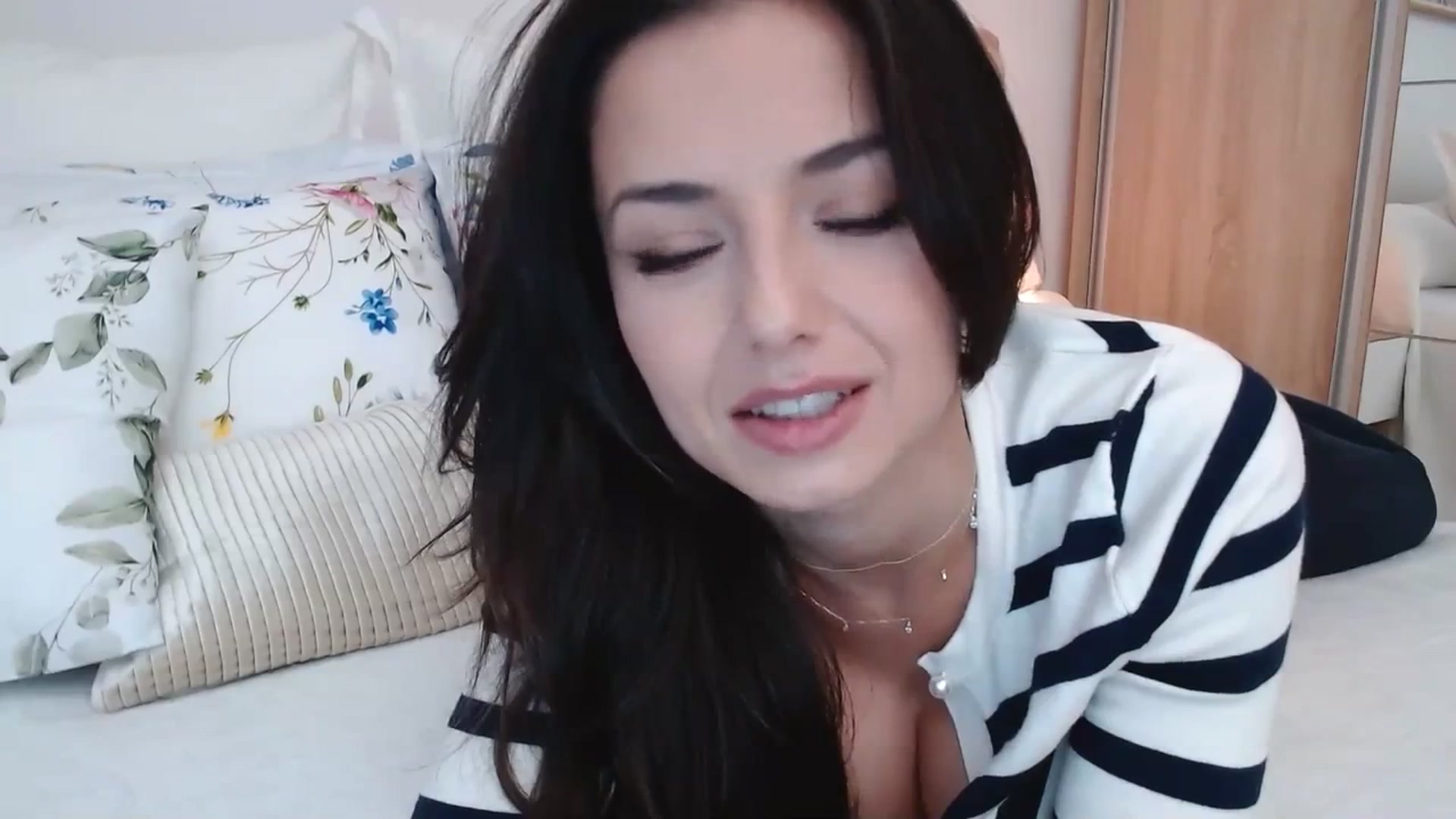 Gallery image thumbnail from cheetah_'s myfreecams stream on, 11/10/2023, 15:16 image 9 of 20