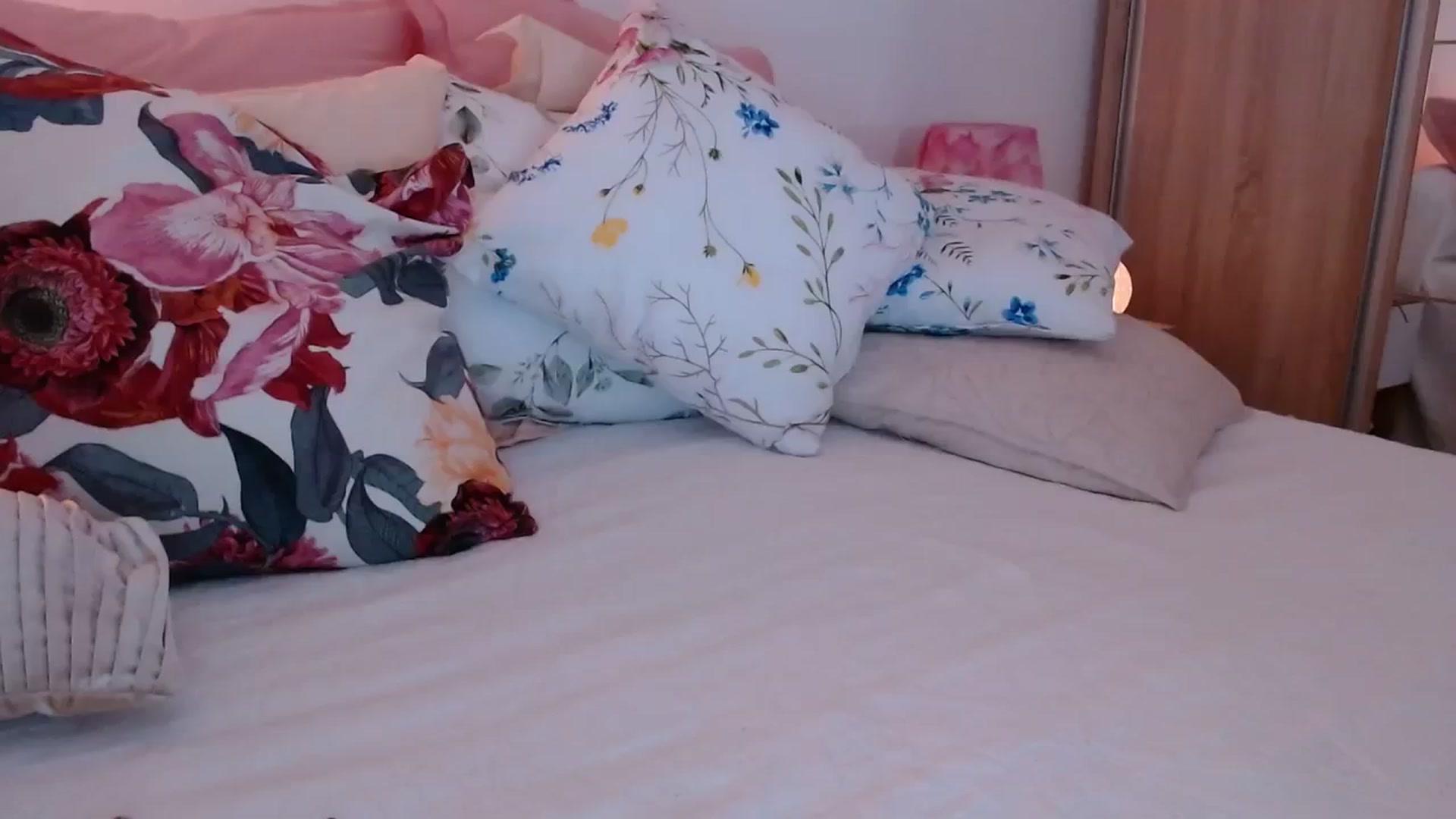 Gallery image thumbnail from cheetah_'s myfreecams stream on, 12/05/2023, 15:59 image 1 of 20