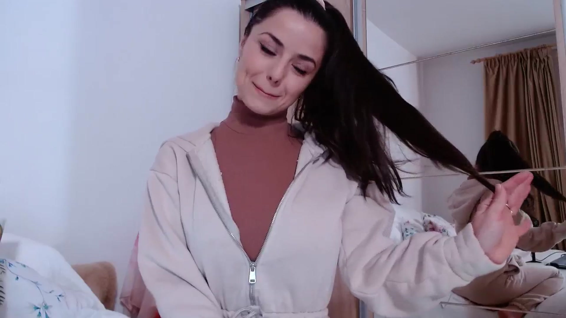 Gallery image thumbnail from cheetah_'s myfreecams stream on, 01/03/2024, 16:47 image 5 of 20