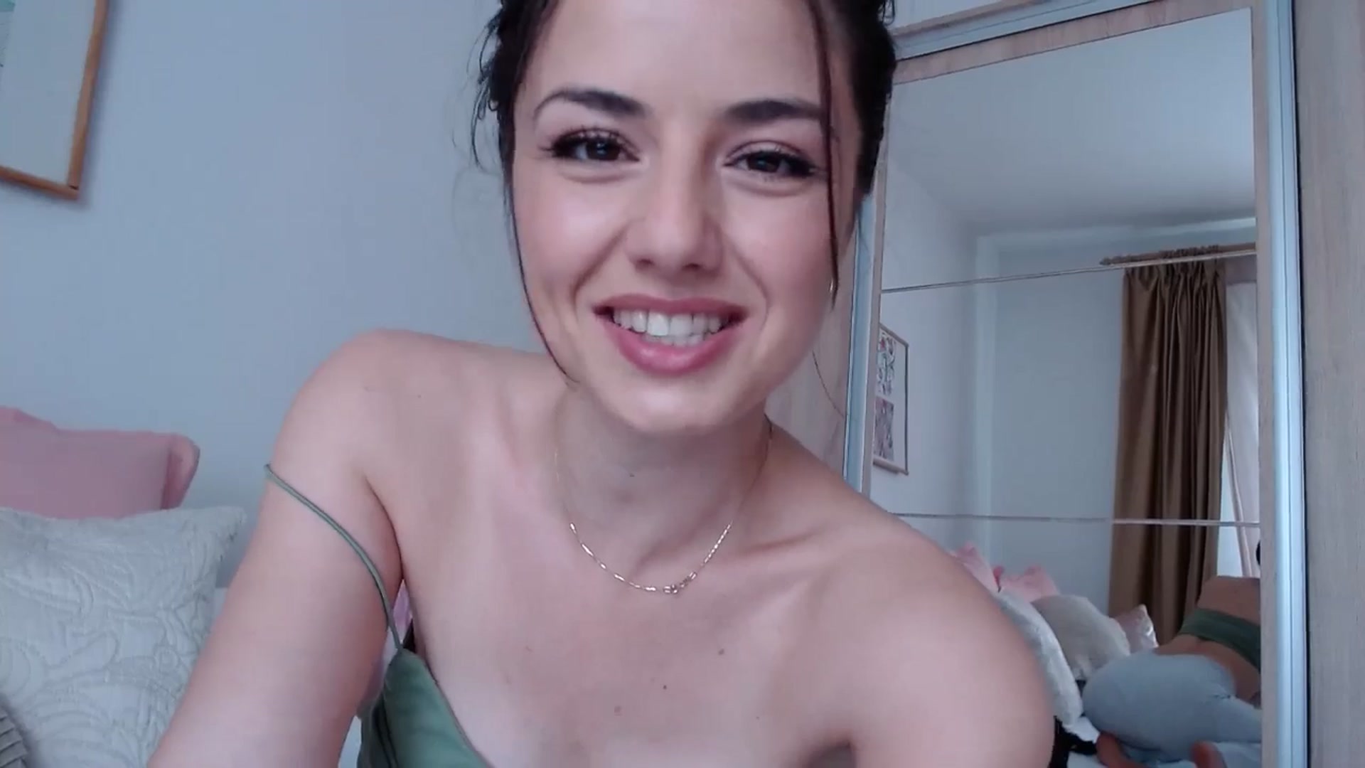 Gallery image thumbnail from cheetah_'s myfreecams stream on, 06/04/2024, 13:10 image 16 of 20